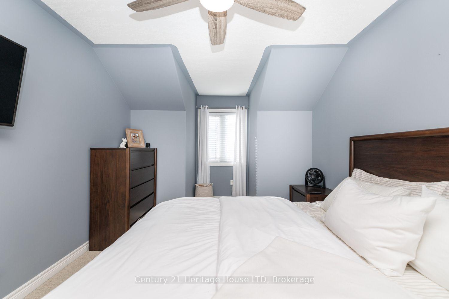 Photo 25 of 29 Bluegrass Crescent, St. Catharines, Oakdale — HOMEH