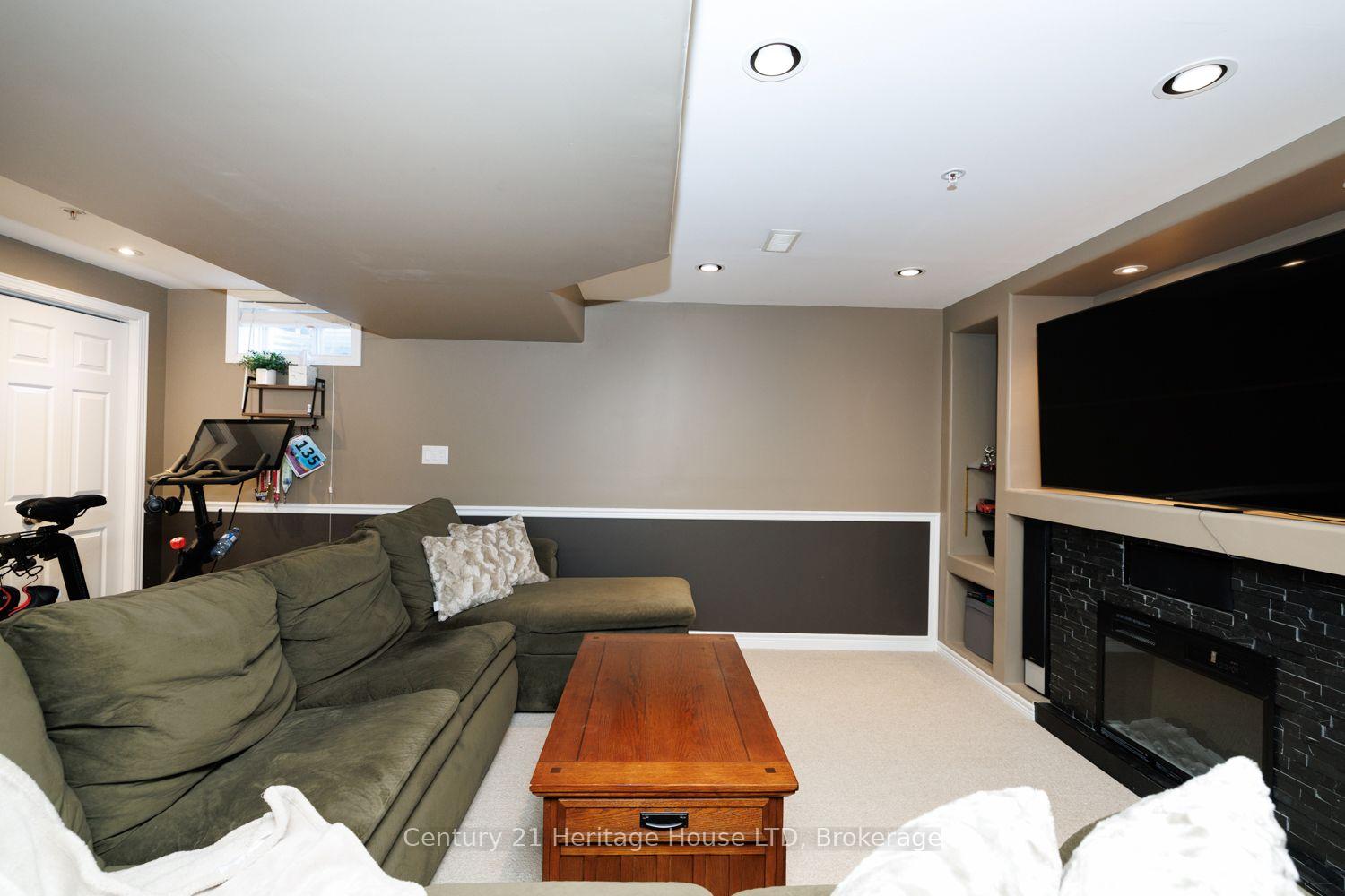 Photo 29 of 29 Bluegrass Crescent, St. Catharines, Oakdale — HOMEH