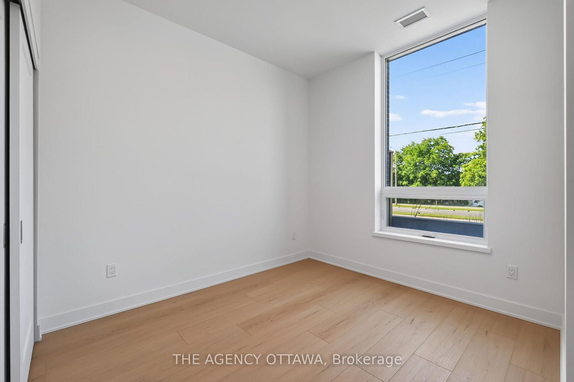Photo 6 of Unit 108, 3085 Riverside Drive, Ottawa, Mooneys Bay/Riverside Park — HOMEH