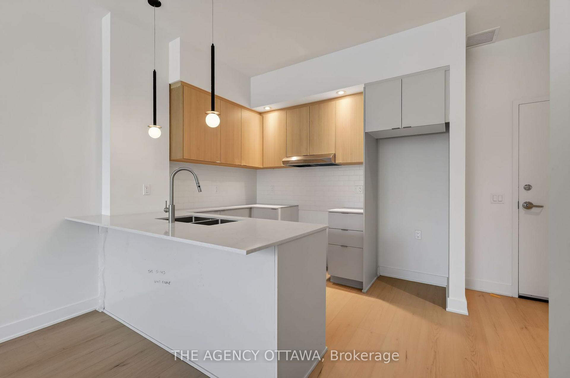 Photo 8 of Unit 108, 3085 Riverside Drive, Ottawa, Mooneys Bay/Riverside Park — HOMEH