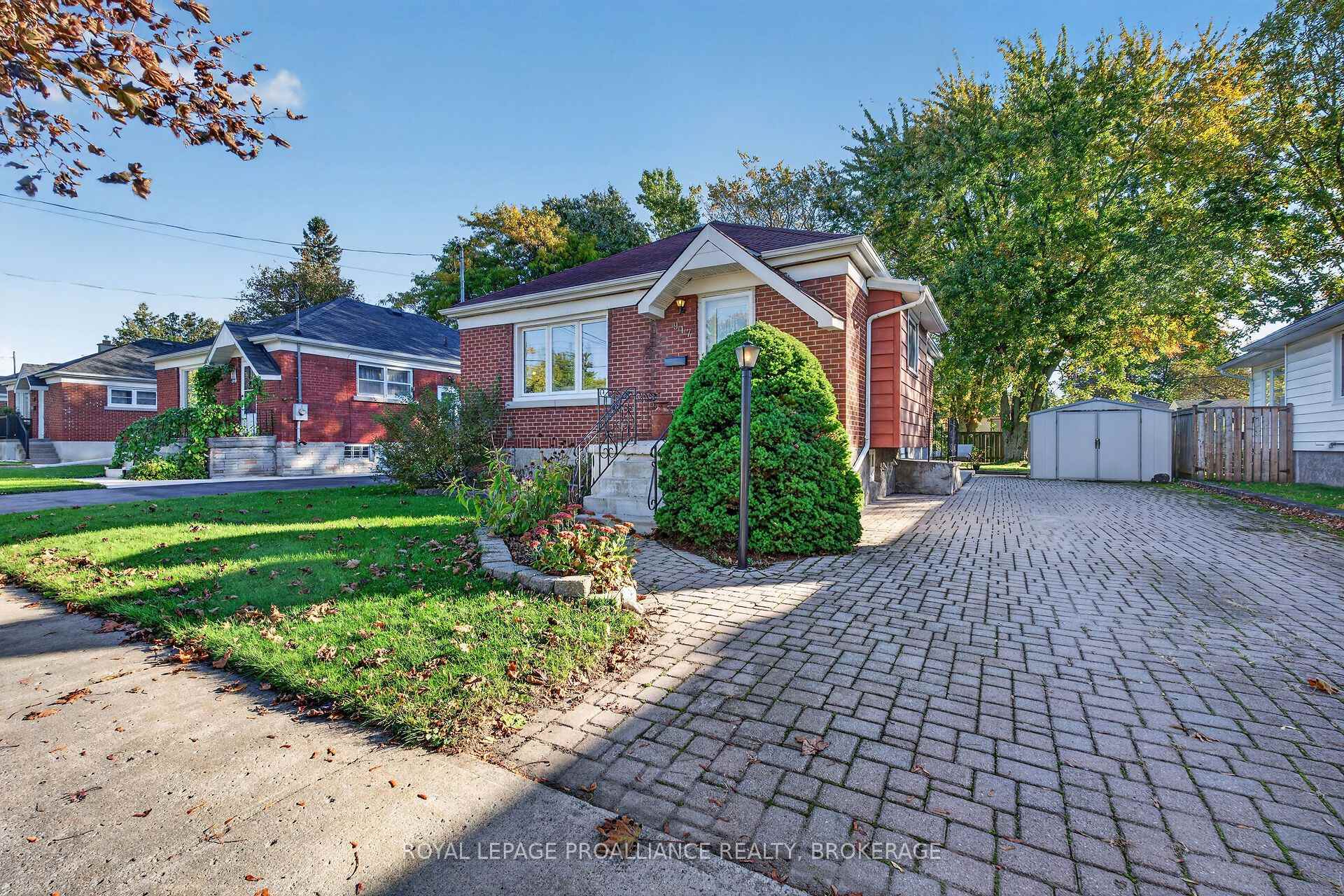 Photo of 917 Victoria Street