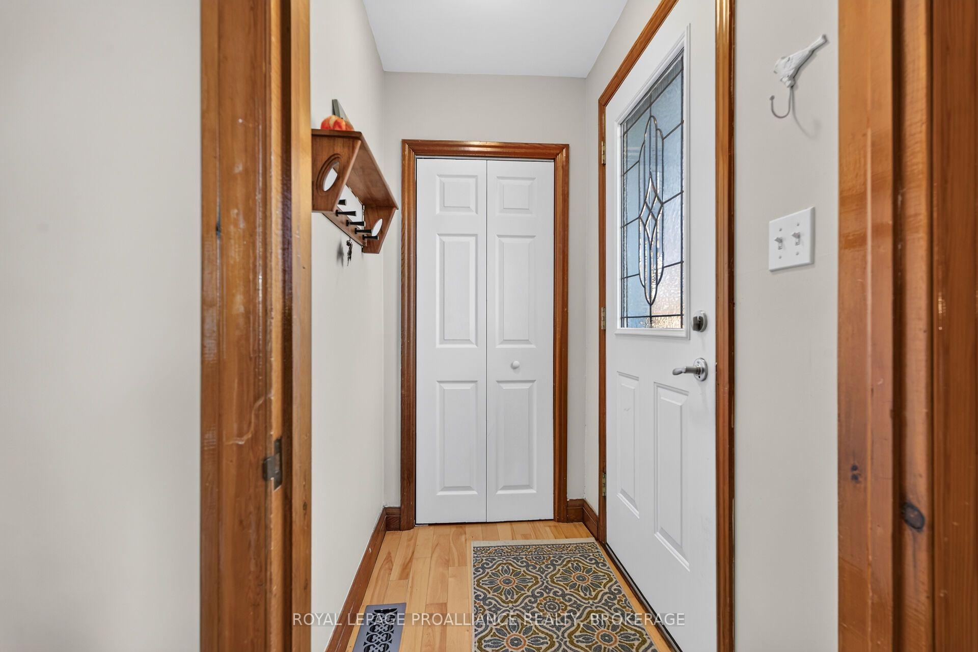Photo 6 of 917 Victoria Street, Kingston, East of Sir John A. Blvd — HOMEH