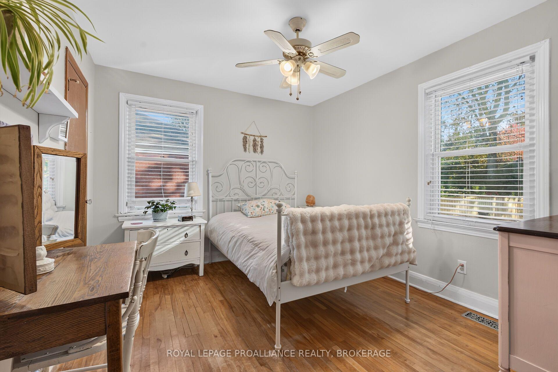 Photo 17 of 917 Victoria Street, Kingston, East of Sir John A. Blvd — HOMEH