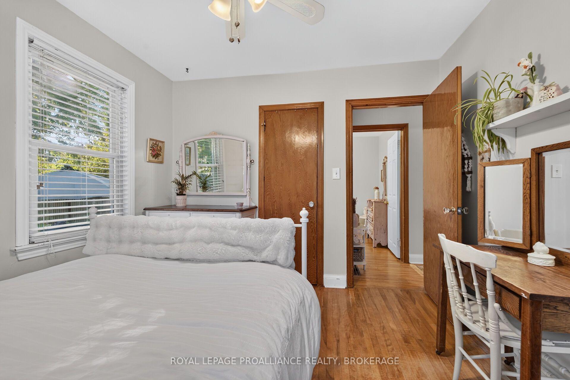 Photo 18 of 917 Victoria Street, Kingston, East of Sir John A. Blvd — HOMEH