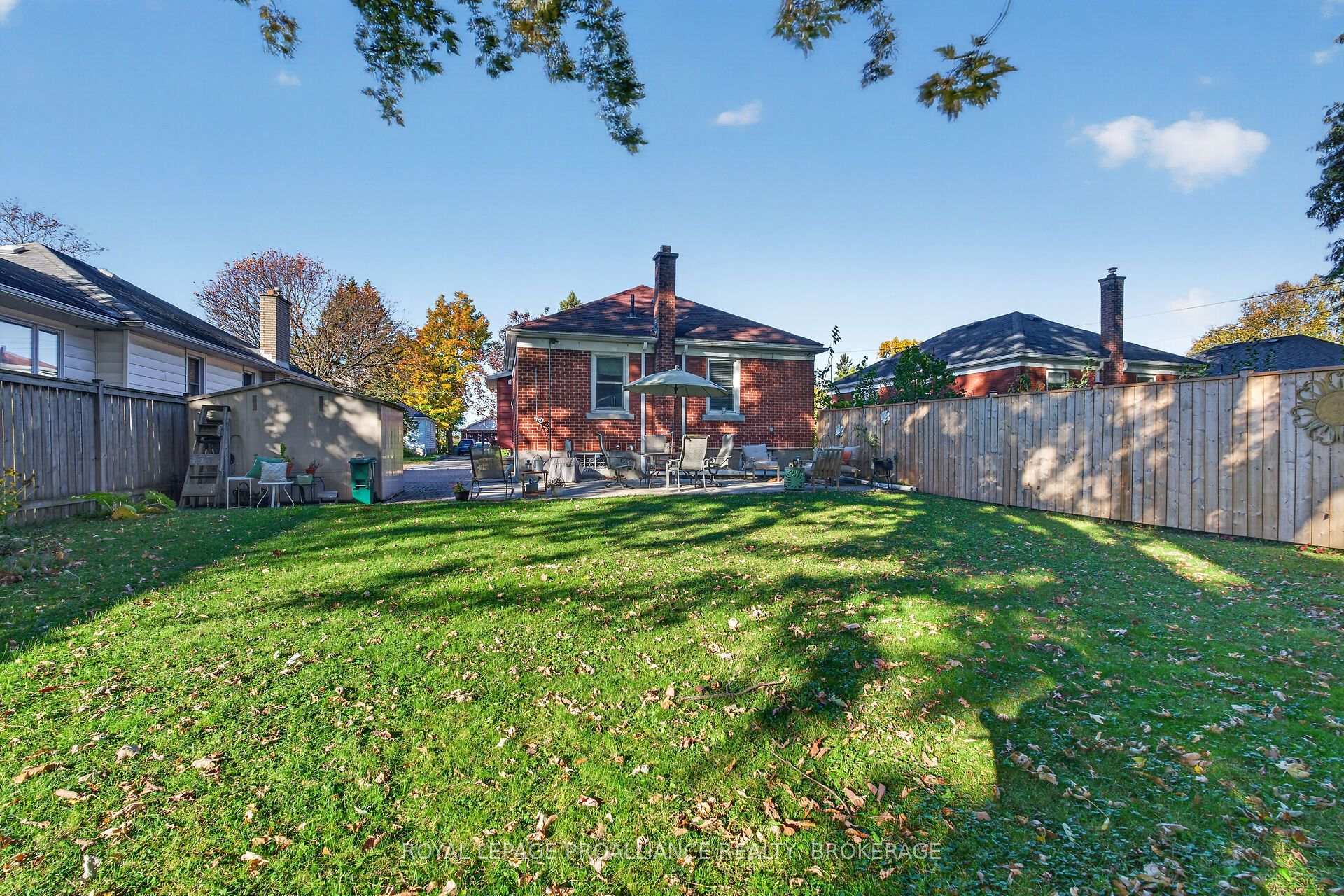Photo 39 of 917 Victoria Street, Kingston, East of Sir John A. Blvd — HOMEH