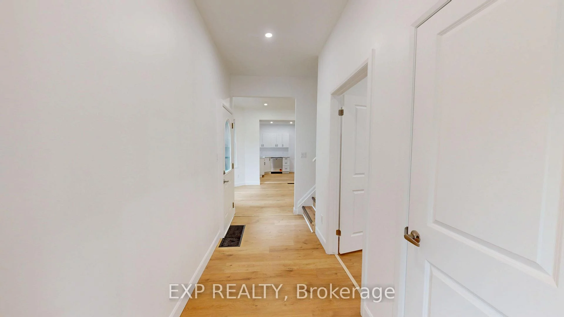 Photo 6 of 686 Elias Street, London, East G — HOMEH