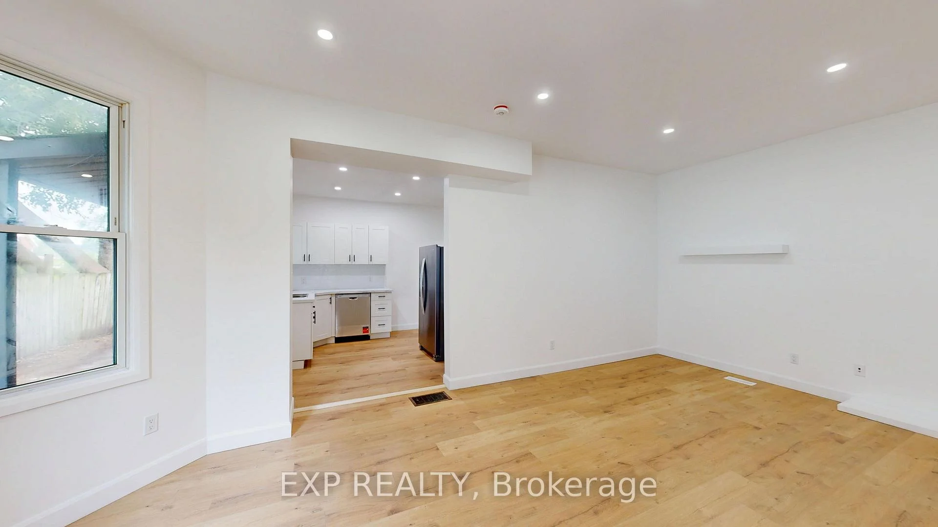 Photo 11 of 686 Elias Street, London, East G — HOMEH