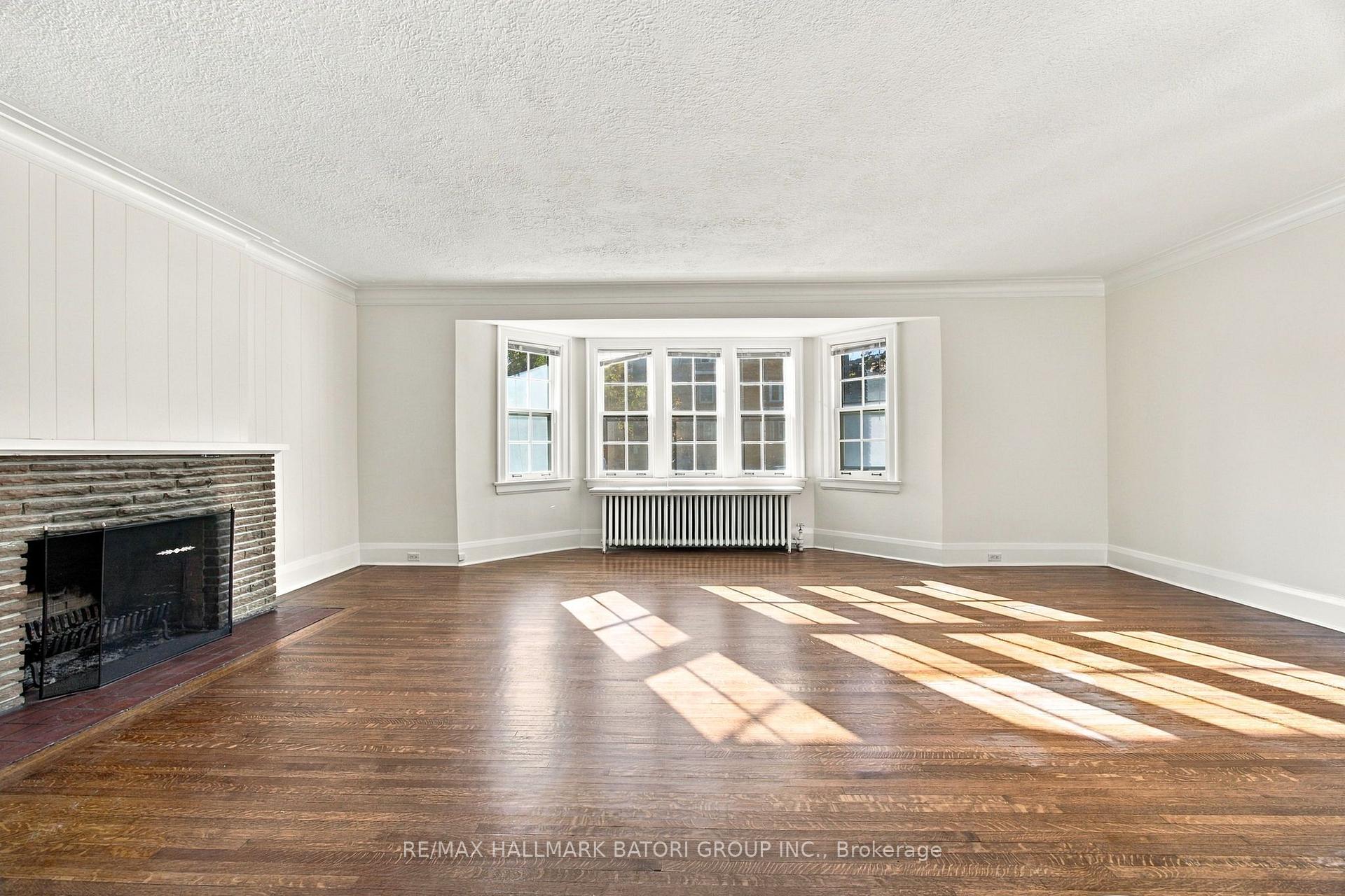 Photo 4 of Unit Main, 479 Oriole Parkway, Toronto, Yonge-Eglinton — HOMEH