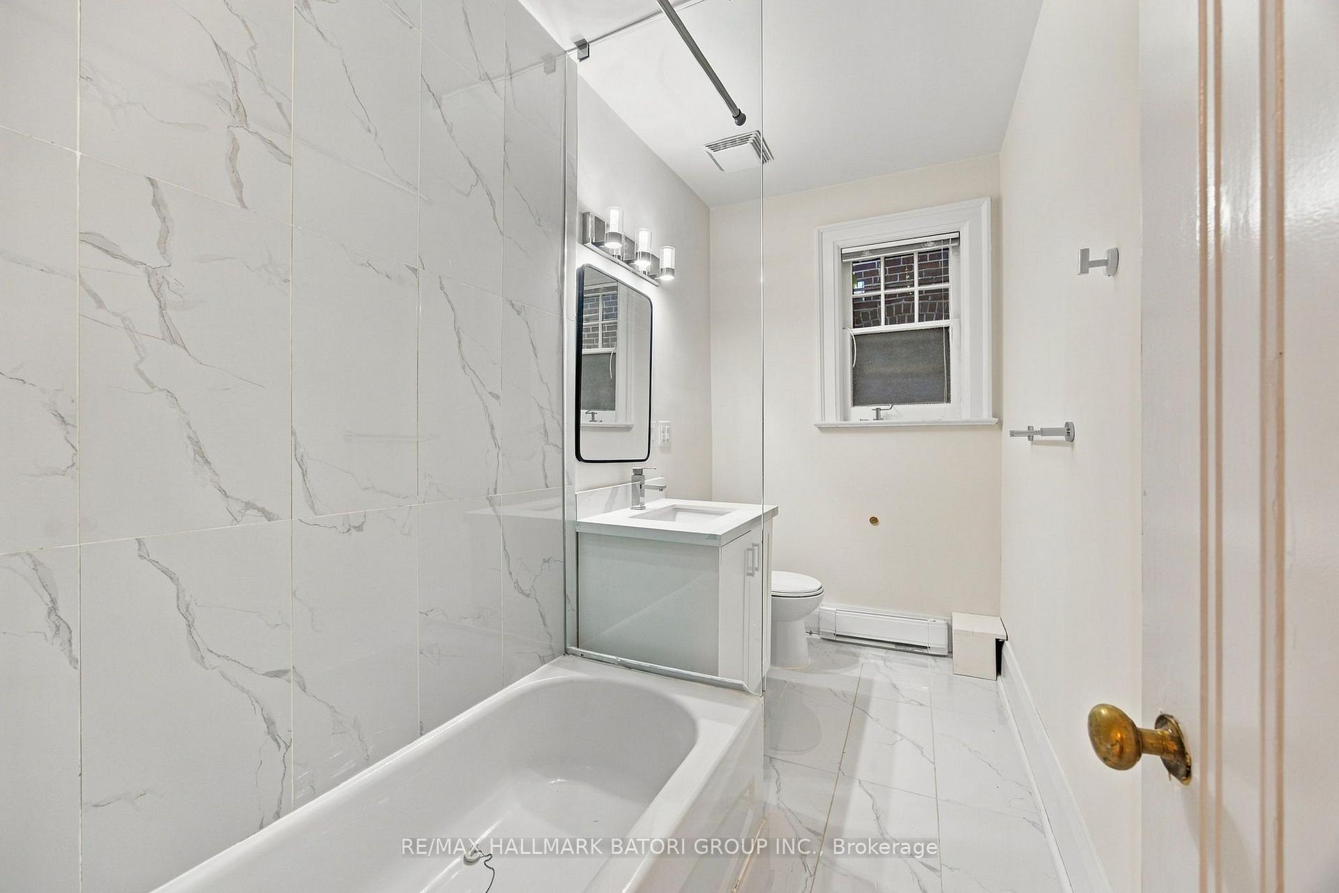 Photo 24 of Unit Main, 479 Oriole Parkway, Toronto, Yonge-Eglinton — HOMEH