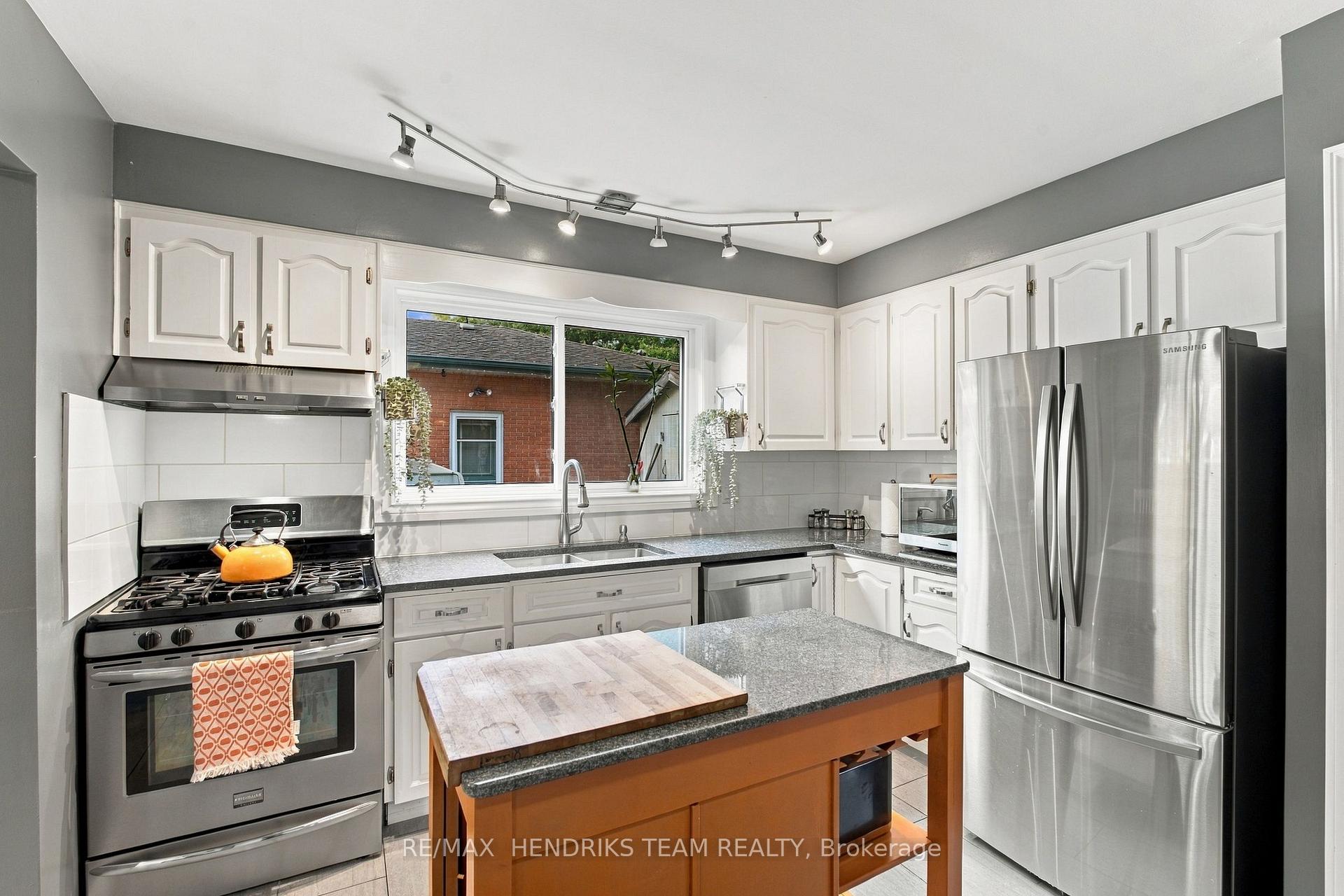 Photo 9 of 94 Bellingham Drive, Hamilton, Lawfield — HOMEH