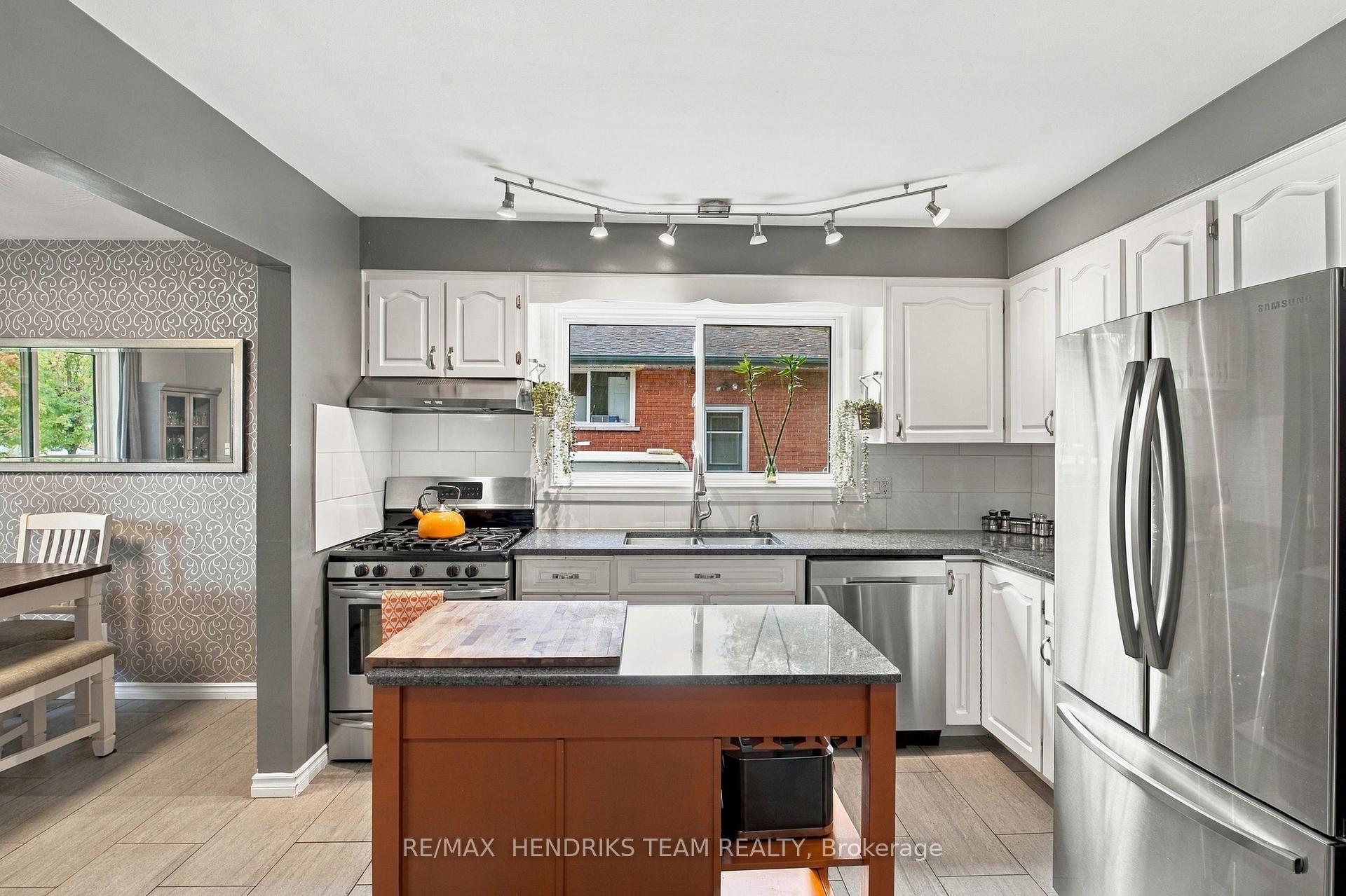 Photo 10 of 94 Bellingham Drive, Hamilton, Lawfield — HOMEH