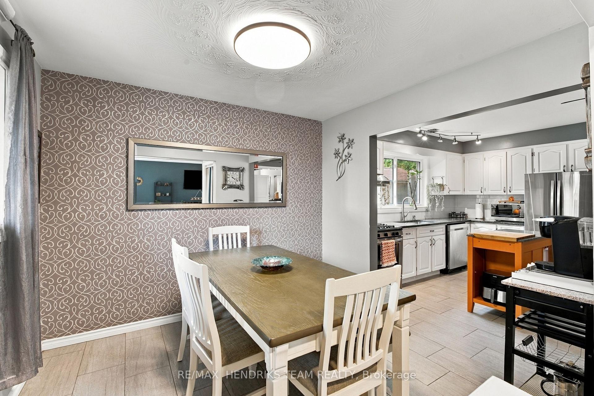 Photo 14 of 94 Bellingham Drive, Hamilton, Lawfield — HOMEH