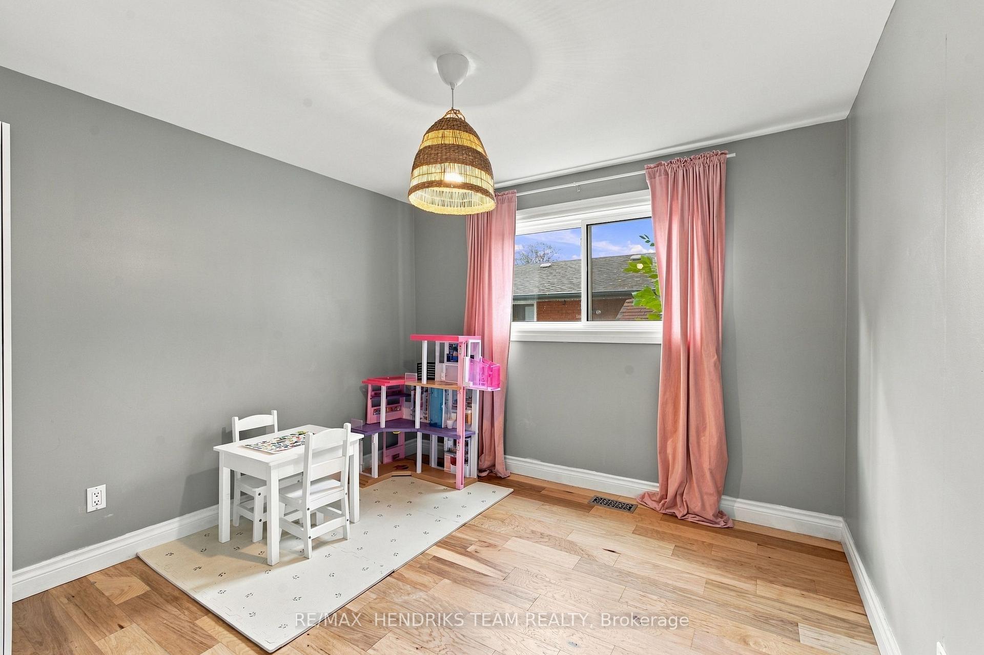 Photo 18 of 94 Bellingham Drive, Hamilton, Lawfield — HOMEH