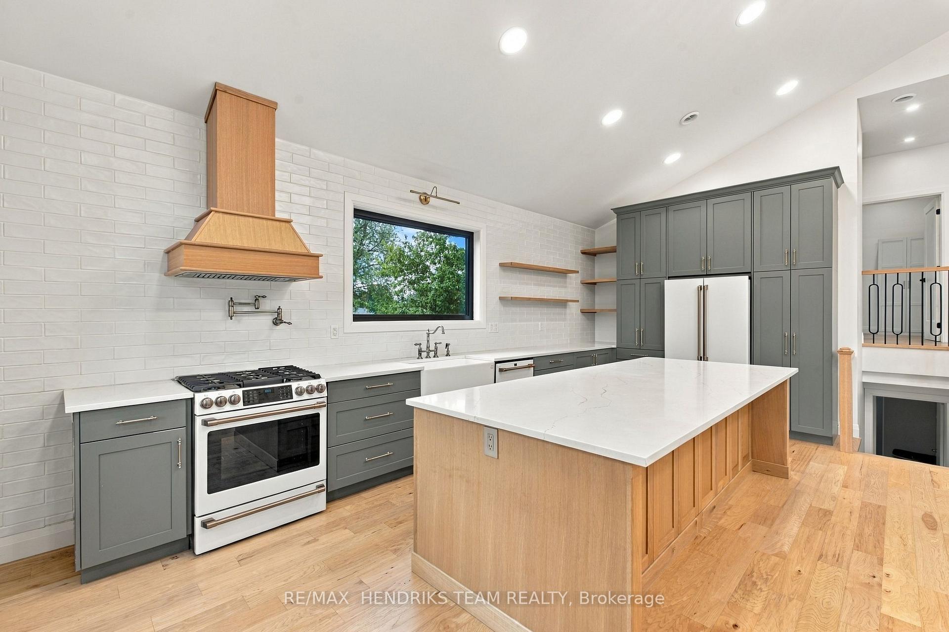 Photo 24 of 94 Bellingham Drive, Hamilton, Lawfield — HOMEH