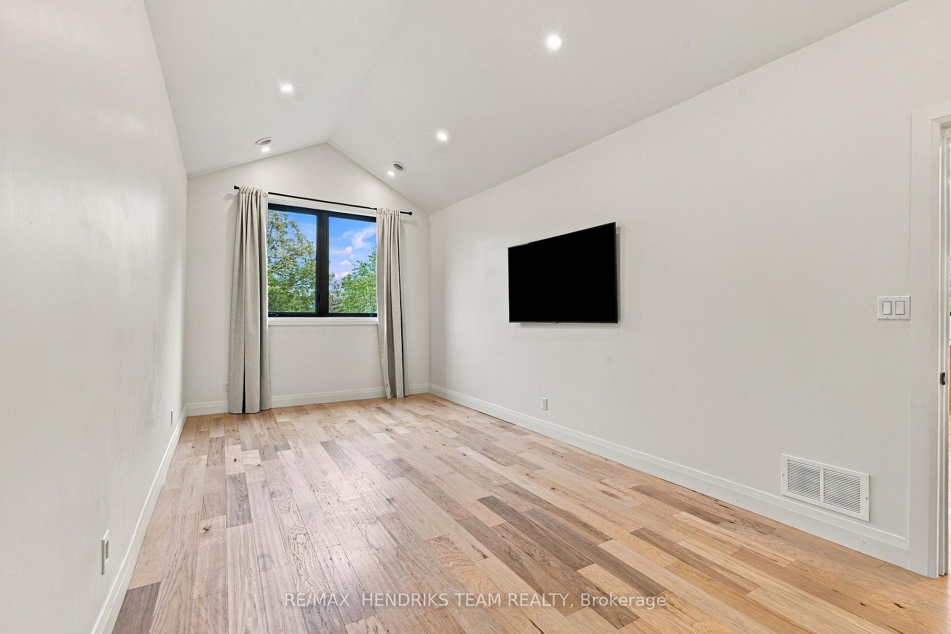 Photo 28 of 94 Bellingham Drive, Hamilton, Lawfield — HOMEH