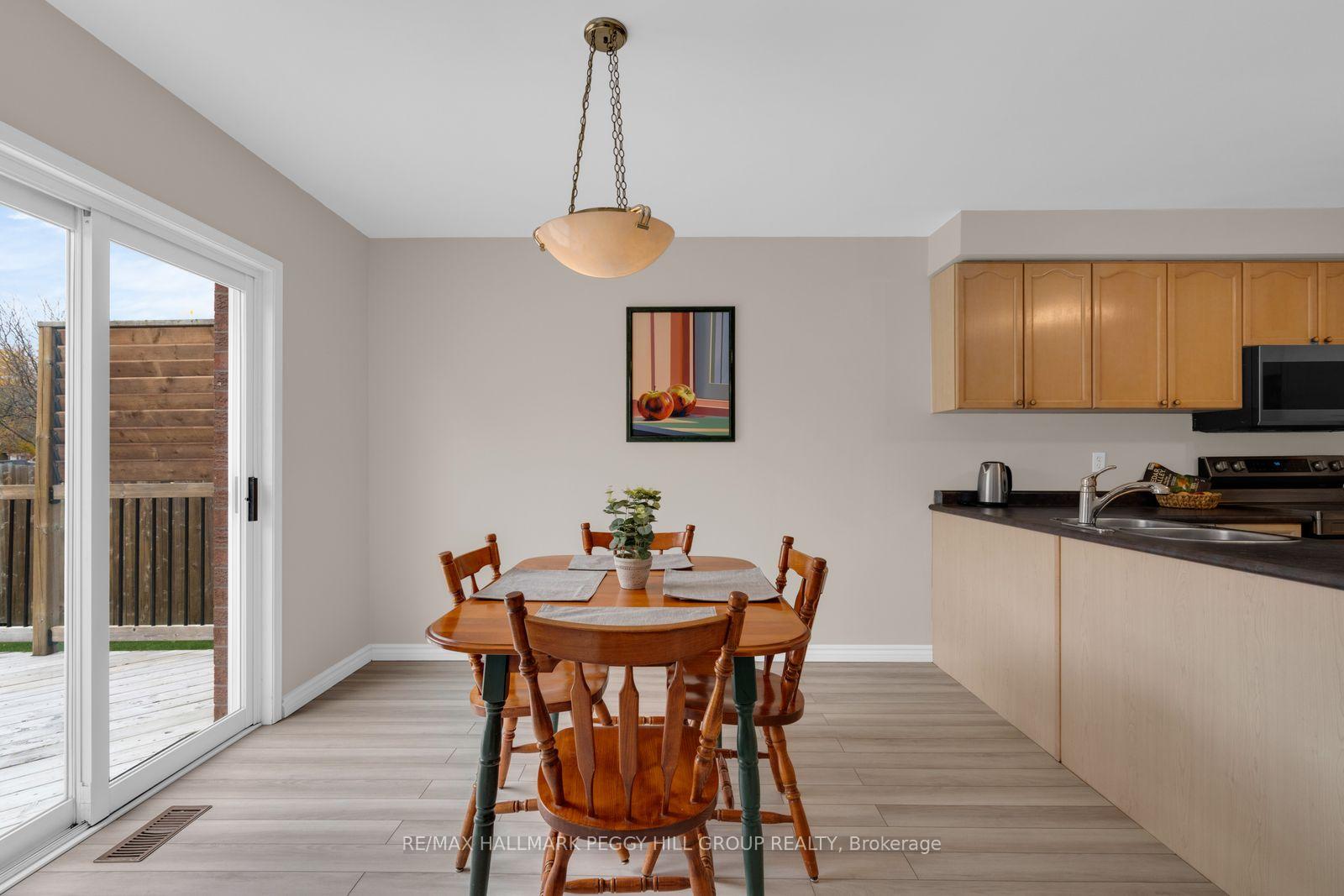 Photo 5 of 10 Kate Aitken Crescent, New Tecumseth, Beeton — HOMEH