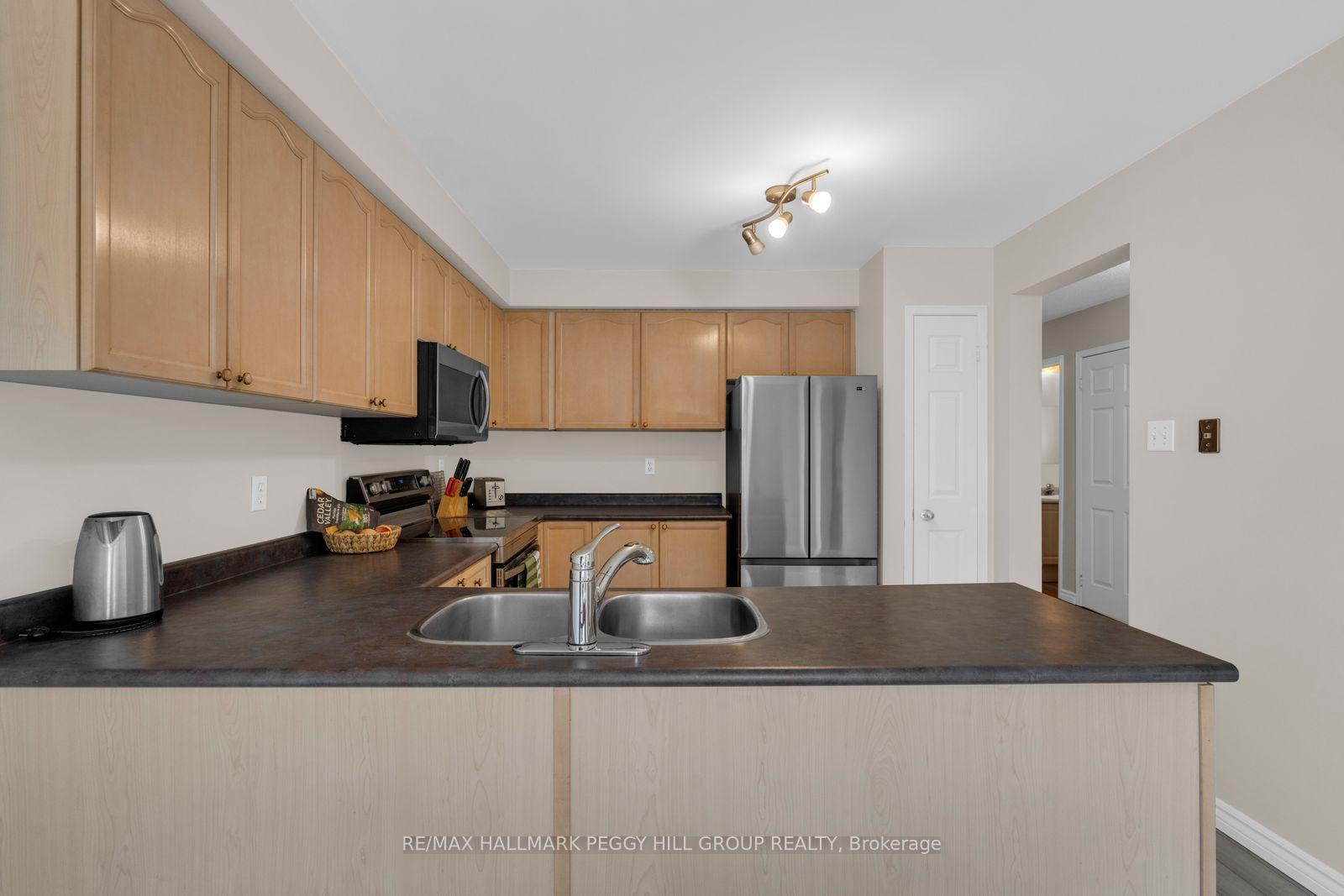 Photo 6 of 10 Kate Aitken Crescent, New Tecumseth, Beeton — HOMEH