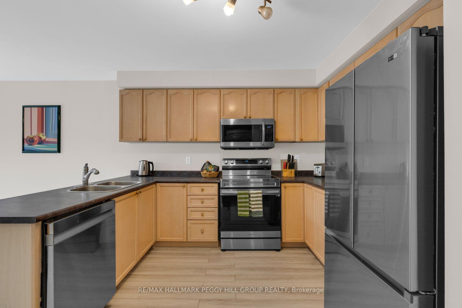 Photo 7 of 10 Kate Aitken Crescent, New Tecumseth, Beeton — HOMEH