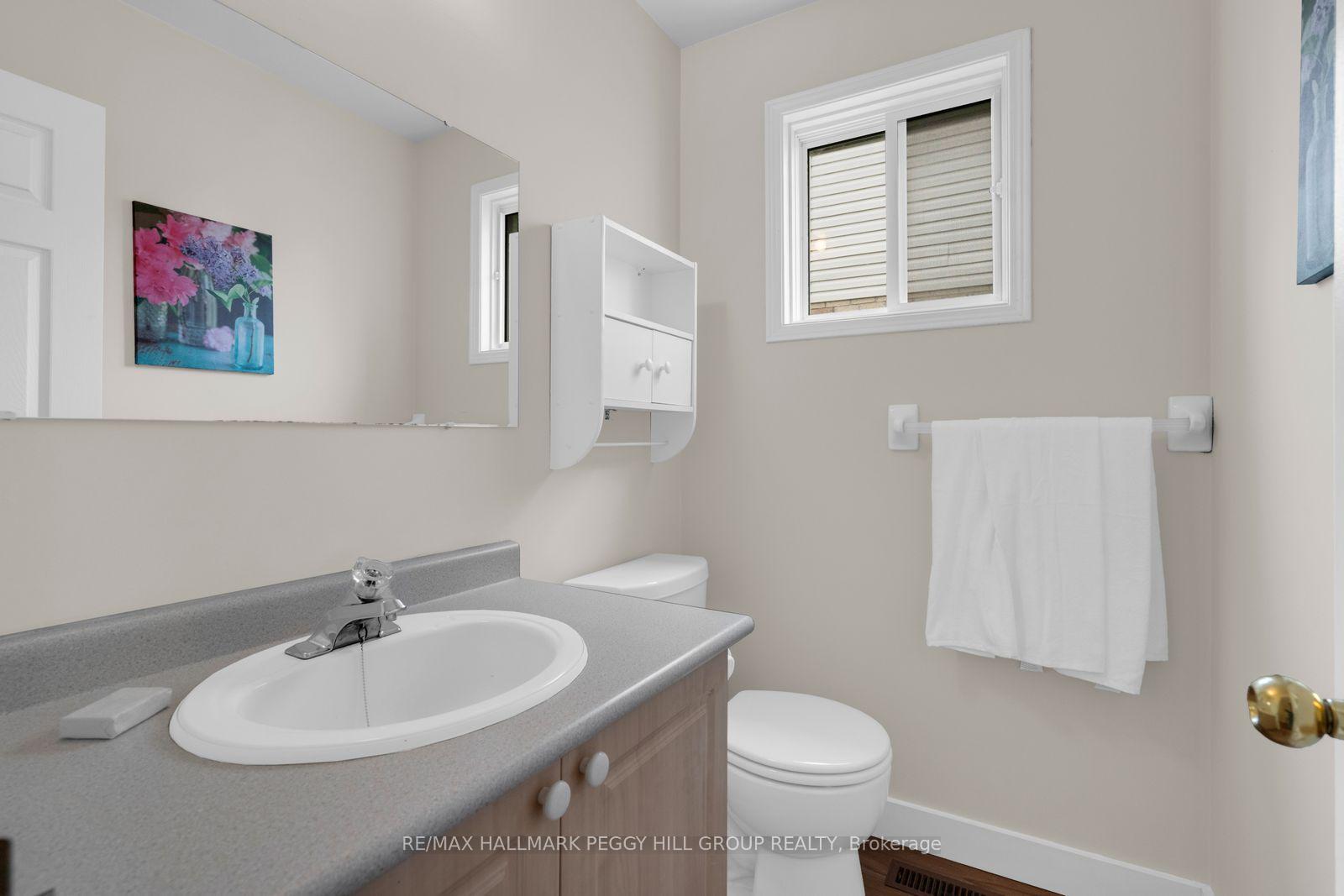 Photo 8 of 10 Kate Aitken Crescent, New Tecumseth, Beeton — HOMEH