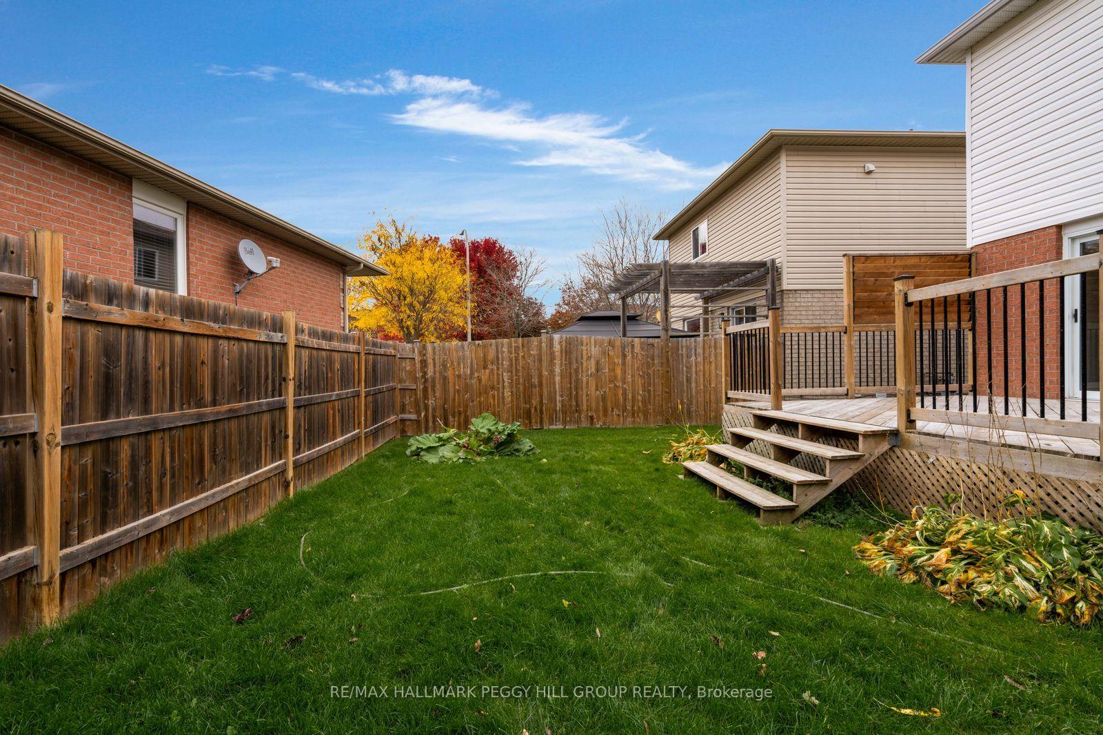 Photo 15 of 10 Kate Aitken Crescent, New Tecumseth, Beeton — HOMEH