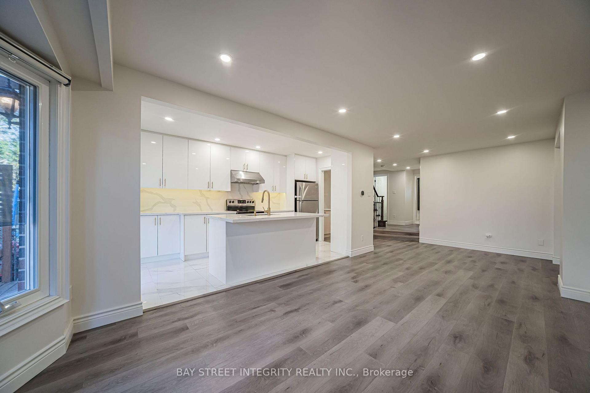 Photo 8 of 28 Fawndale Crescent, Scarborough, Steeles — HOMEH