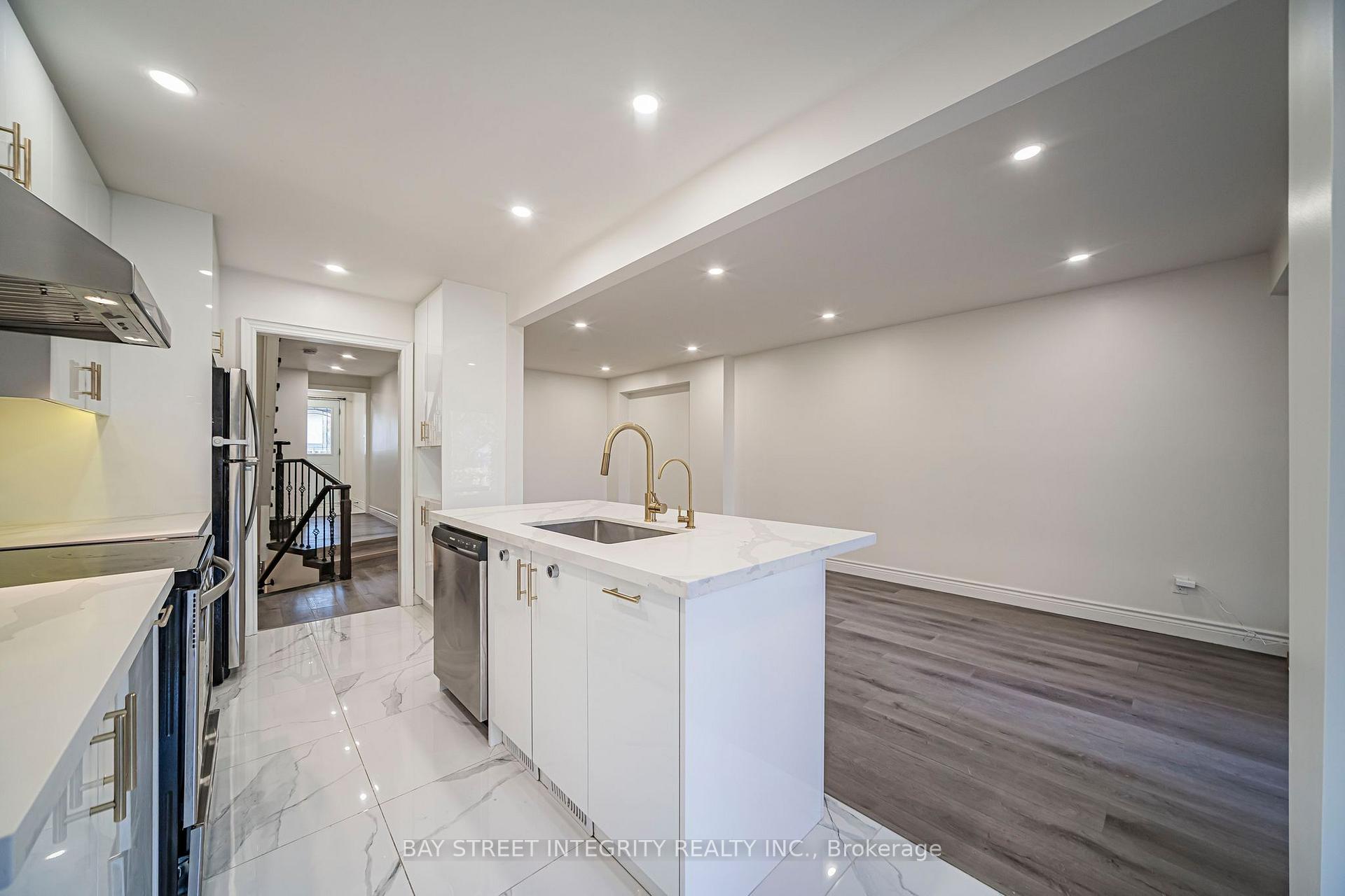 Photo 14 of 28 Fawndale Crescent, Scarborough, Steeles — HOMEH