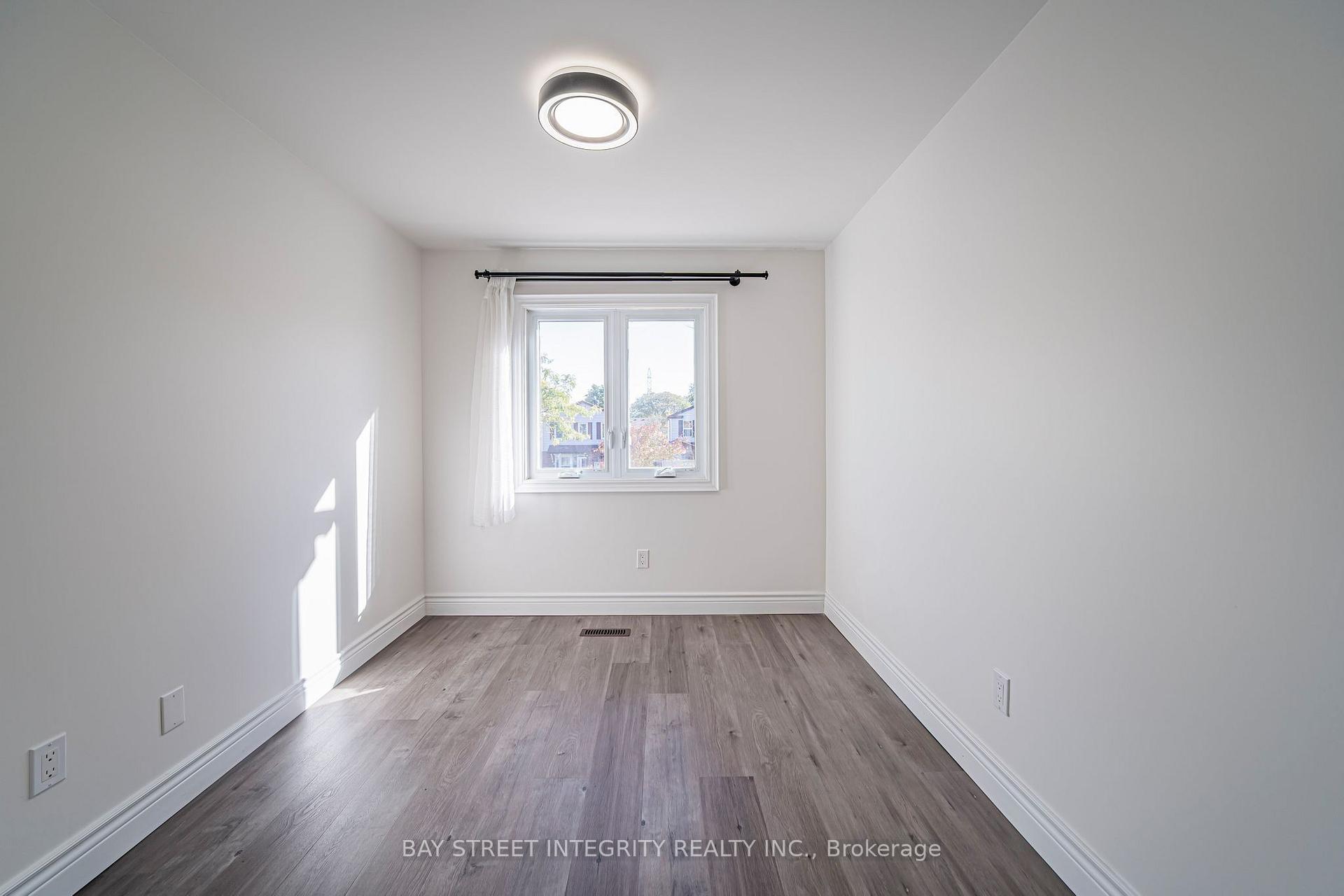 Photo 34 of 28 Fawndale Crescent, Scarborough, Steeles — HOMEH