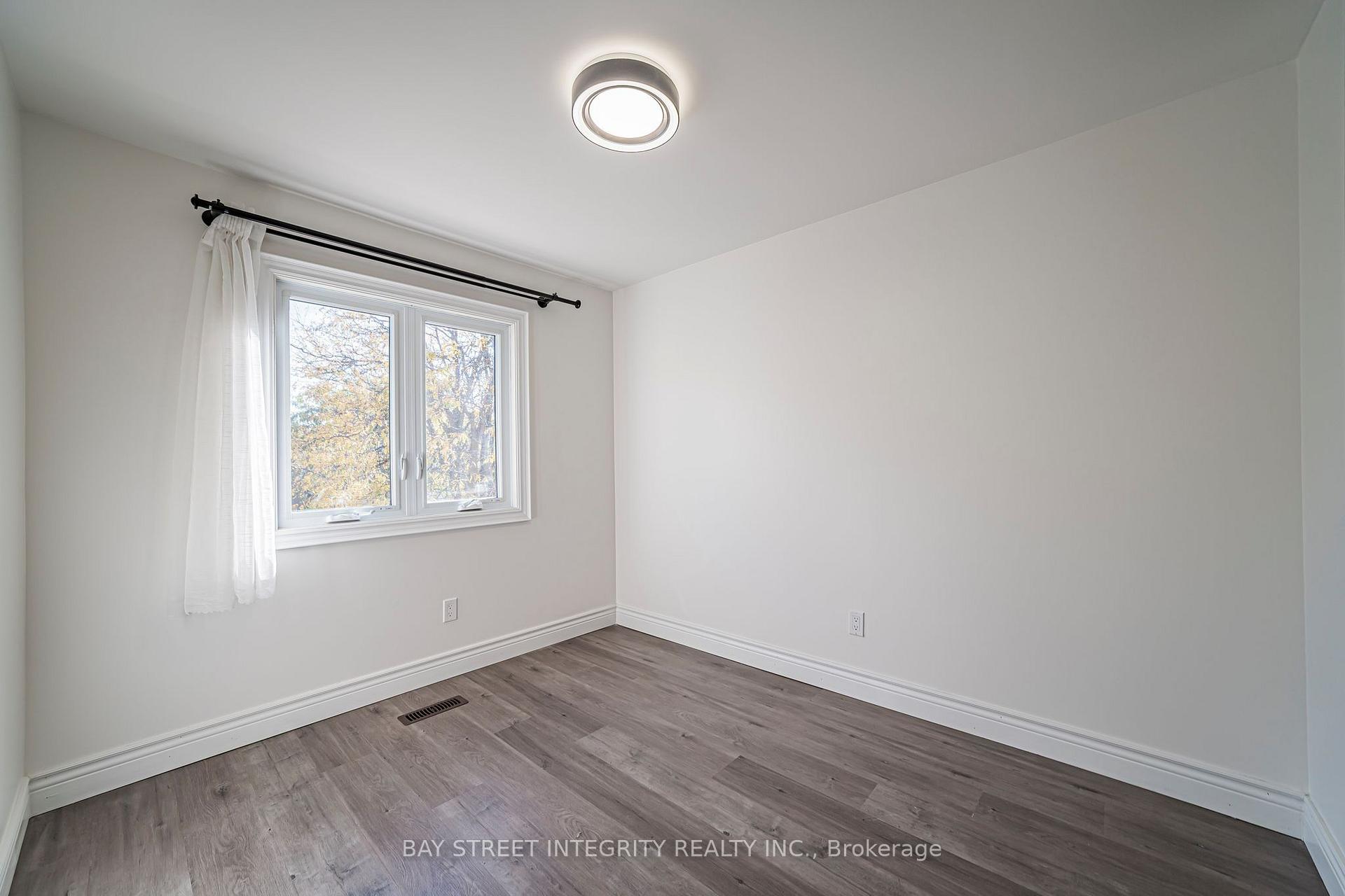 Photo 35 of 28 Fawndale Crescent, Scarborough, Steeles — HOMEH