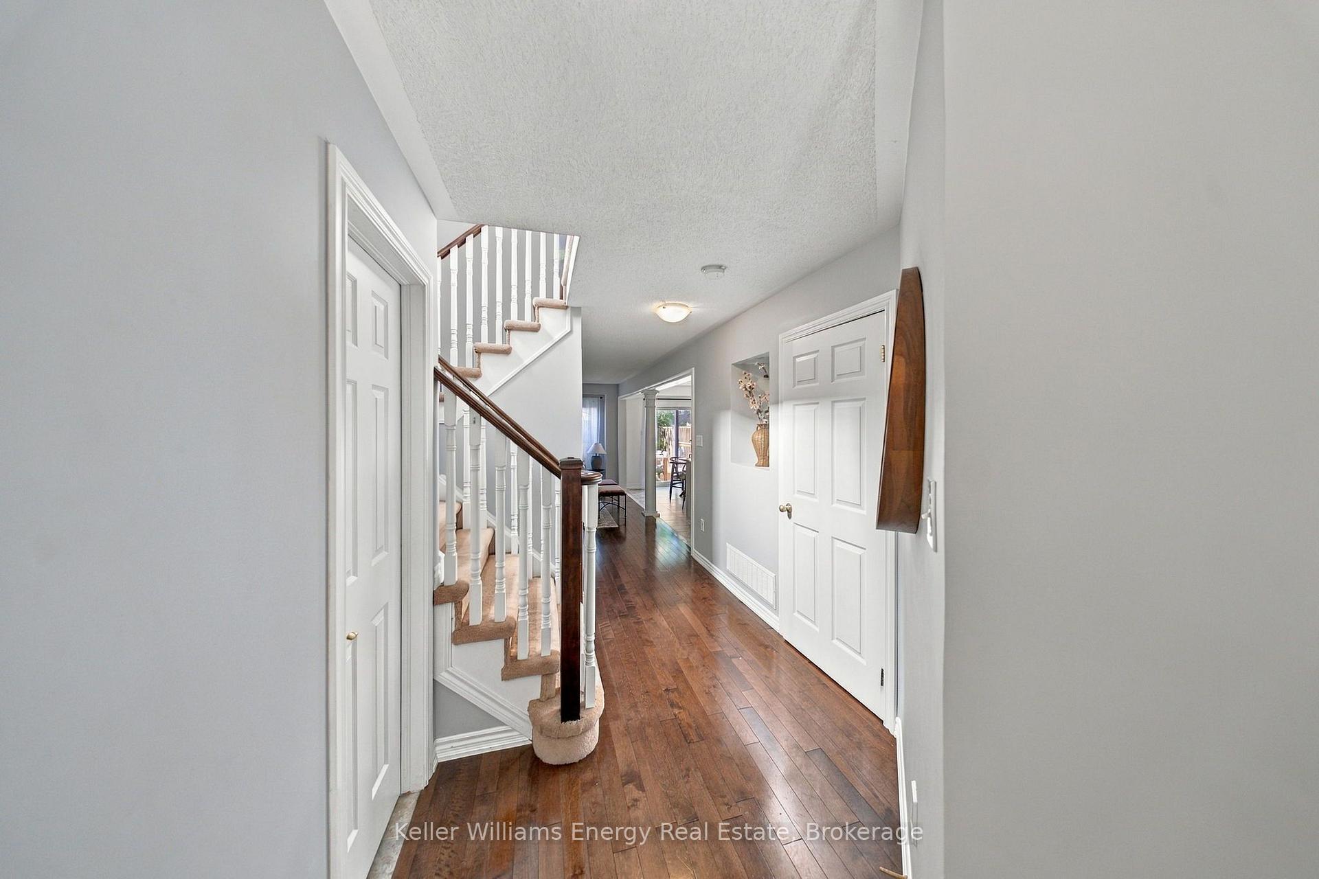 Photo 5 of 8 Quackenbush Street, Clarington, Bowmanville — HOMEH