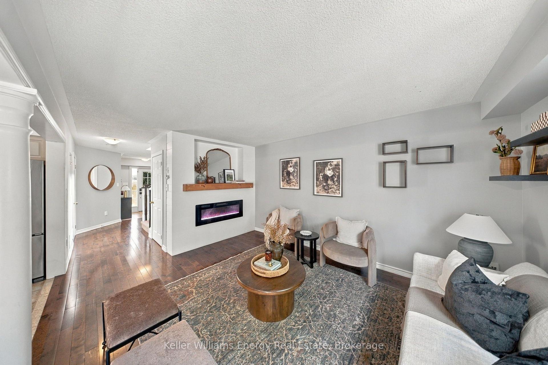 Photo 12 of 8 Quackenbush Street, Clarington, Bowmanville — HOMEH