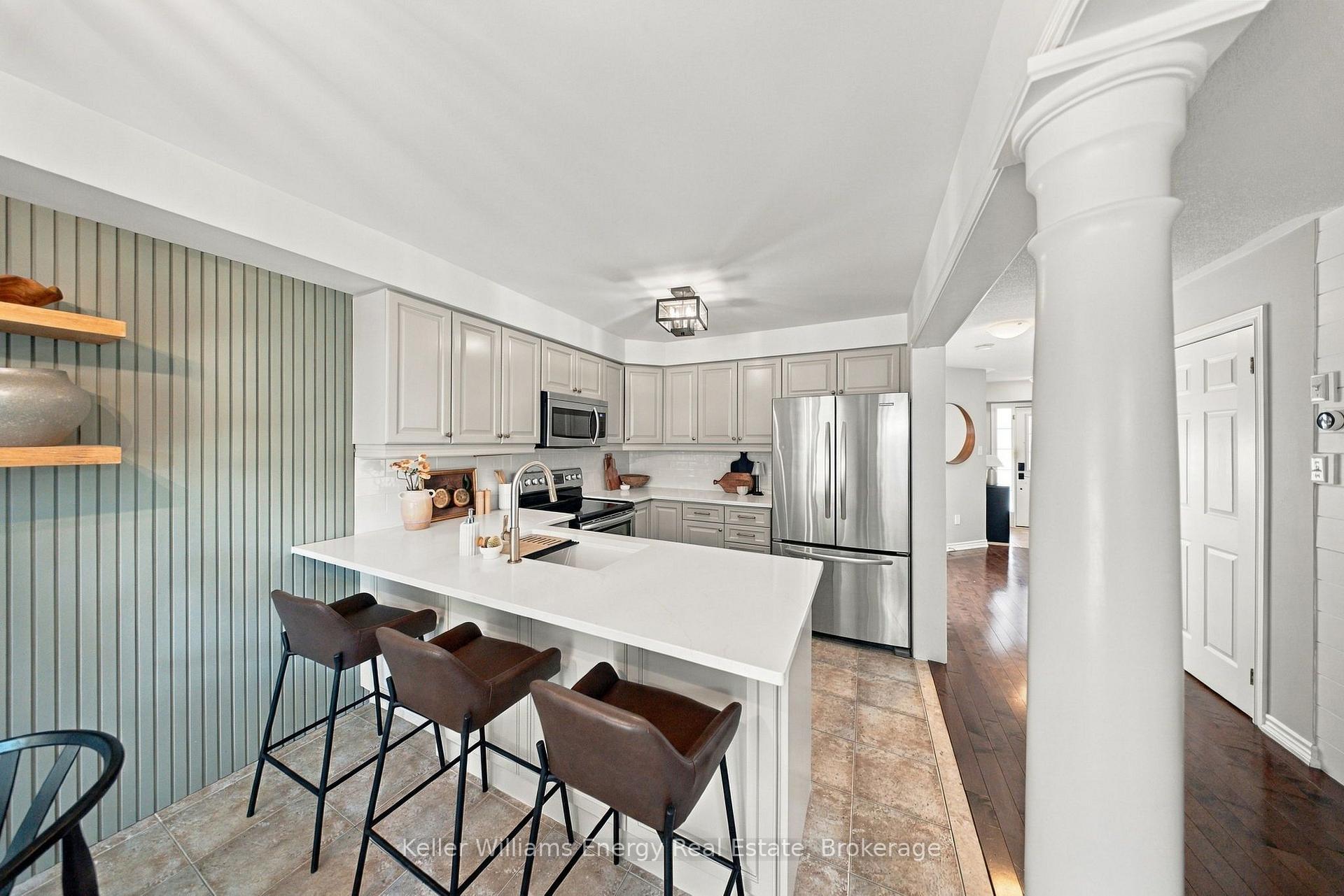 Photo 13 of 8 Quackenbush Street, Clarington, Bowmanville — HOMEH