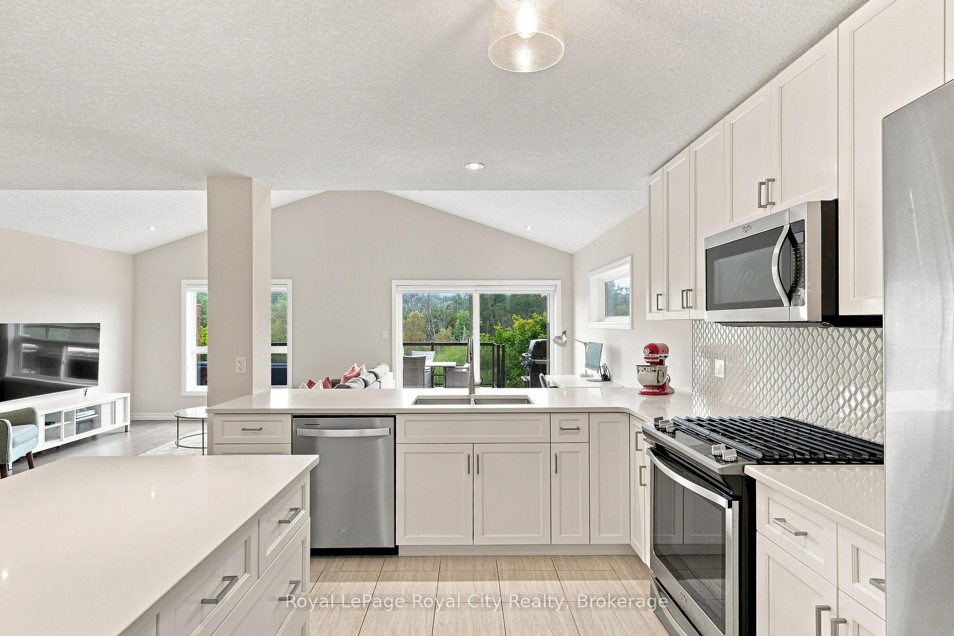 Photo 6 of 558 Starwood Drive, Guelph, Grange Road — HOMEH