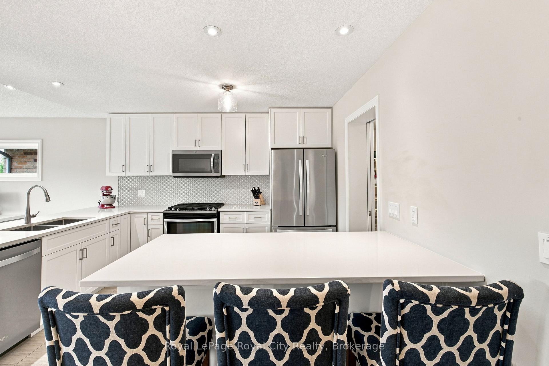 Photo 9 of 558 Starwood Drive, Guelph, Grange Road — HOMEH