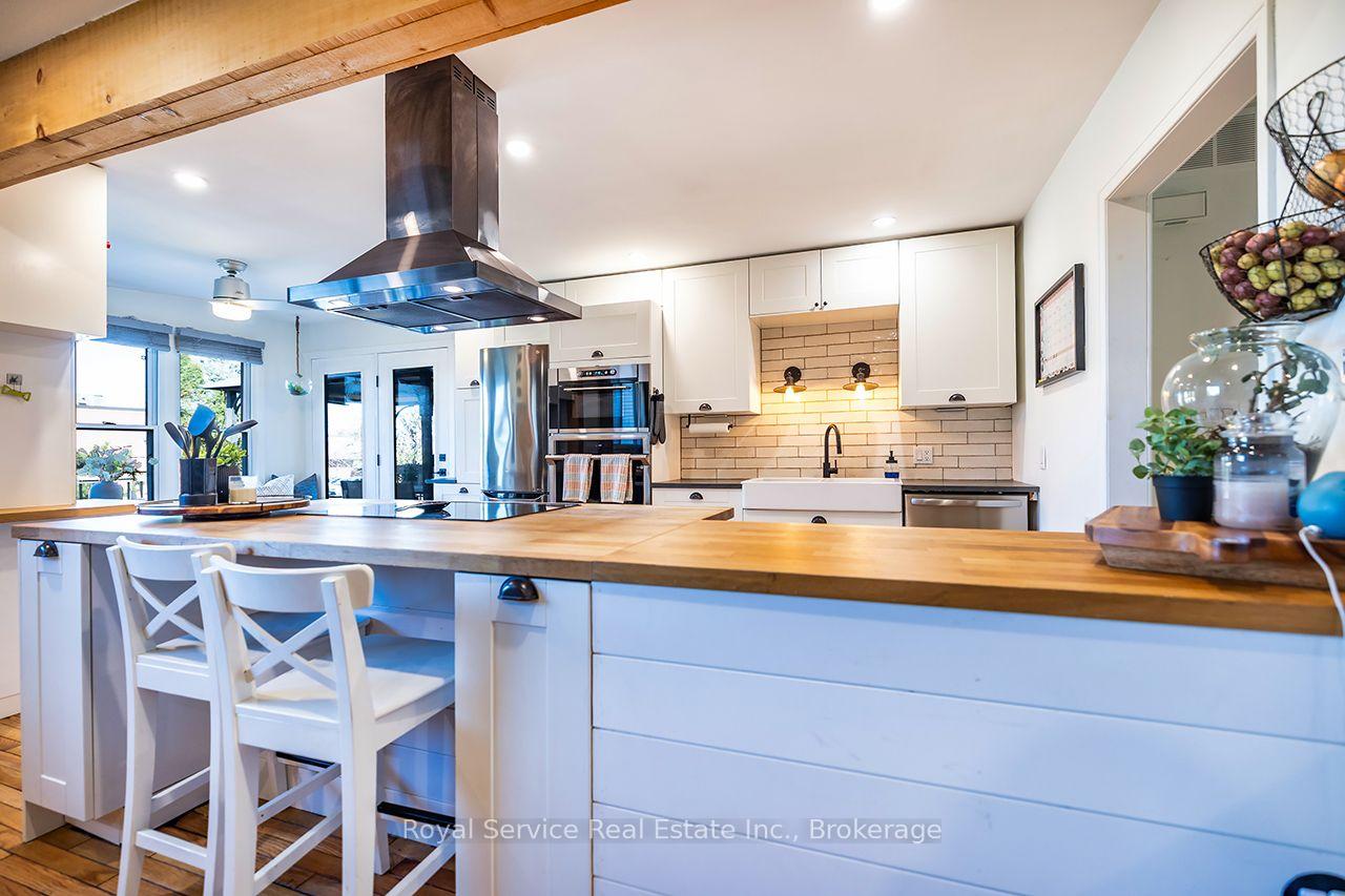 Photo 10 of 102 Foxhunt Trail, Clarington, Courtice — HOMEH