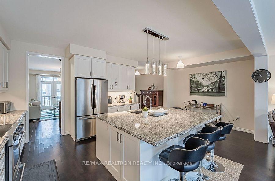 Photo 3 of 30 Vaudeville Drive, Etobicoke, Alderwood — HOMEH