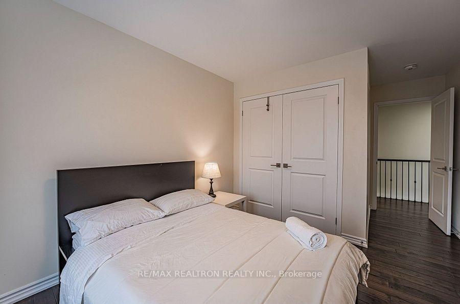 Photo 20 of 30 Vaudeville Drive, Etobicoke, Alderwood — HOMEH