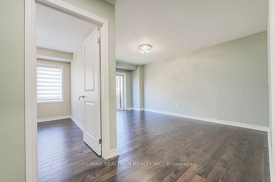 Photo 24 of 30 Vaudeville Drive, Etobicoke, Alderwood — HOMEH