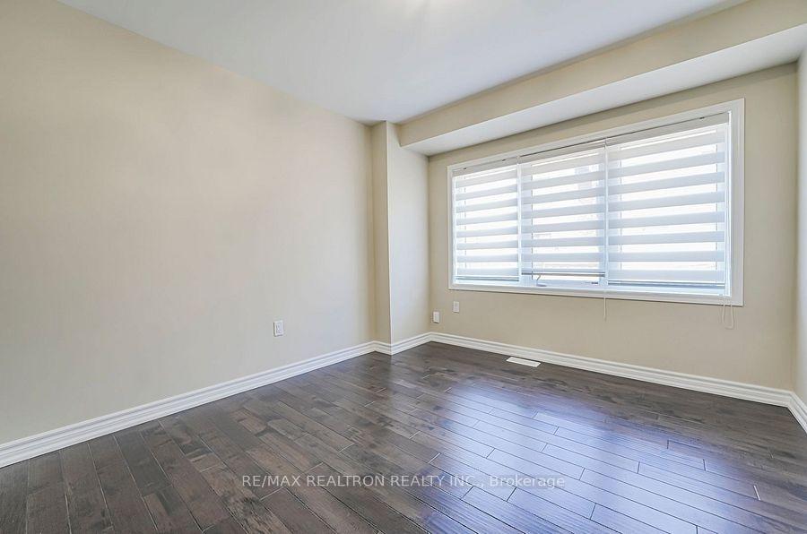 Photo 25 of 30 Vaudeville Drive, Etobicoke, Alderwood — HOMEH