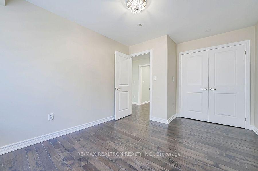 Photo 26 of 30 Vaudeville Drive, Etobicoke, Alderwood — HOMEH