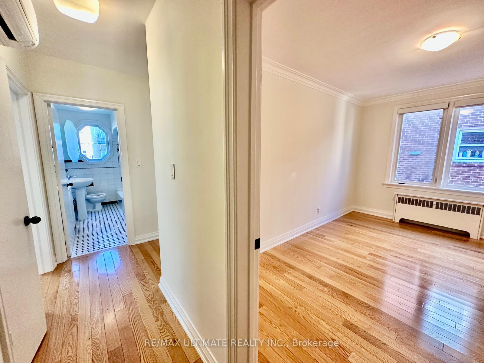 Photo 6 of Unit 3, 5 Warwick Avenue, Toronto, Humewood-Cedarvale — HOMEH