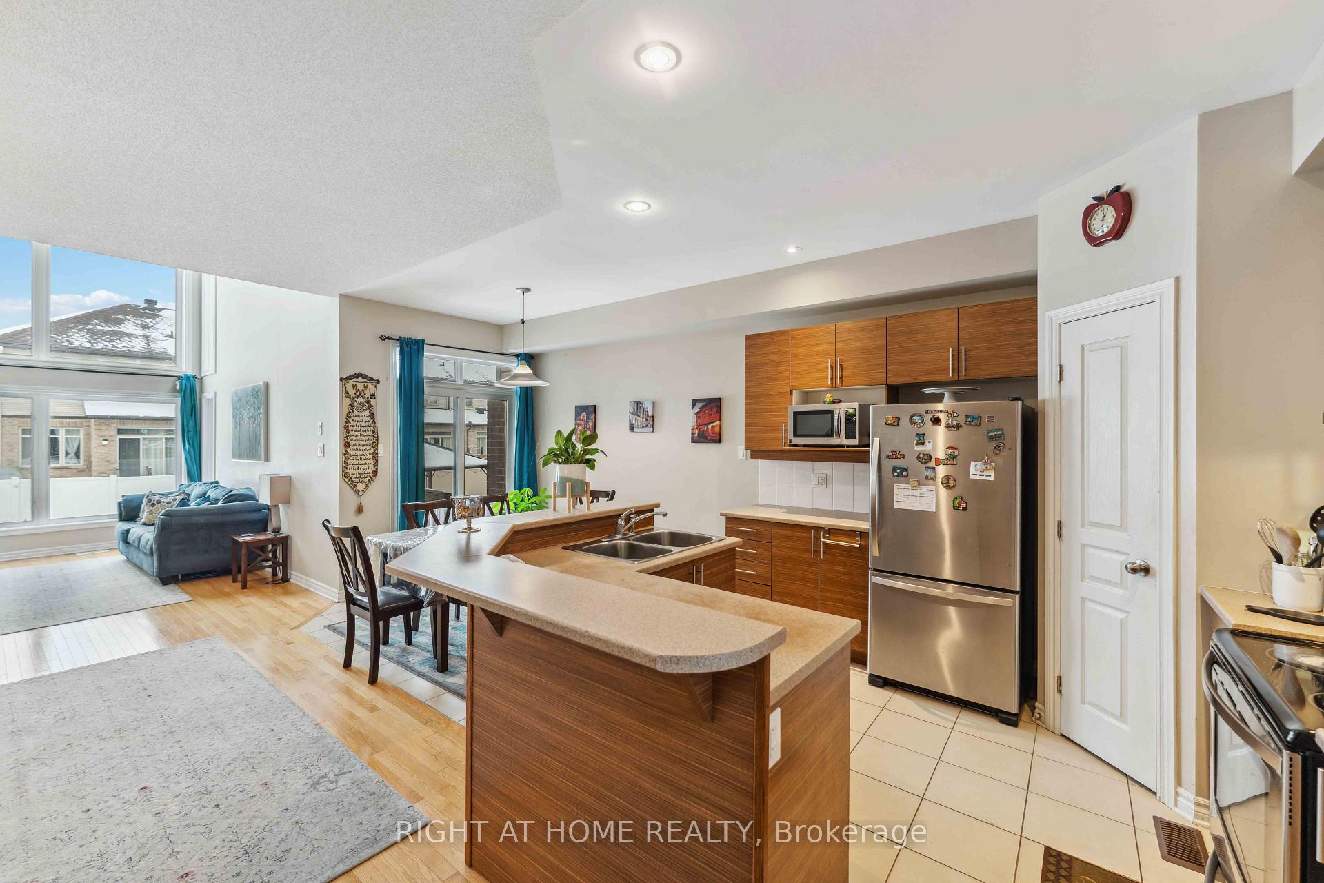 Photo 5 of 300 Cooks Mill Crescent, Ottawa, Riverside South — HOMEH
