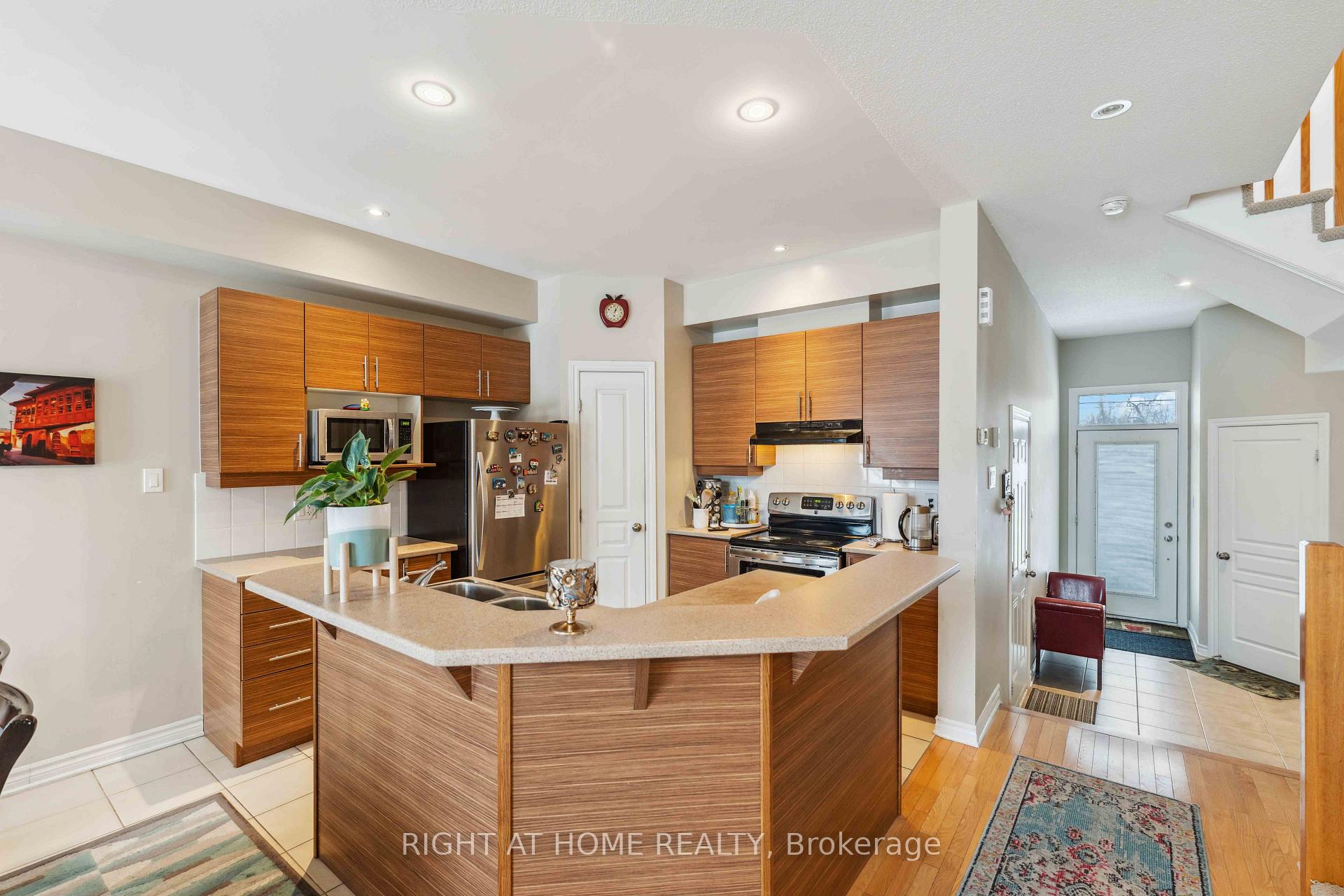 Photo 8 of 300 Cooks Mill Crescent, Ottawa, Riverside South — HOMEH