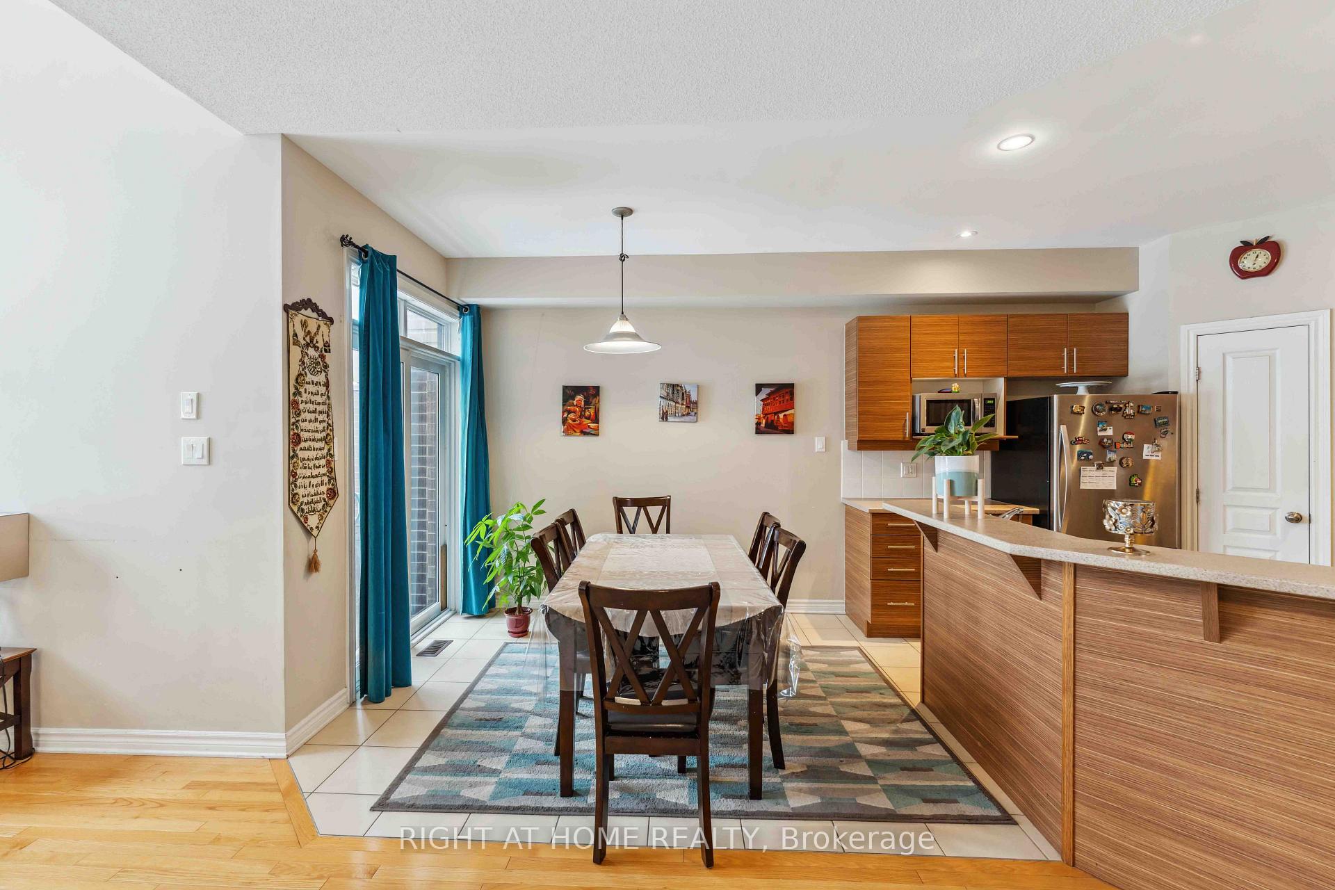 Photo 11 of 300 Cooks Mill Crescent, Ottawa, Riverside South — HOMEH
