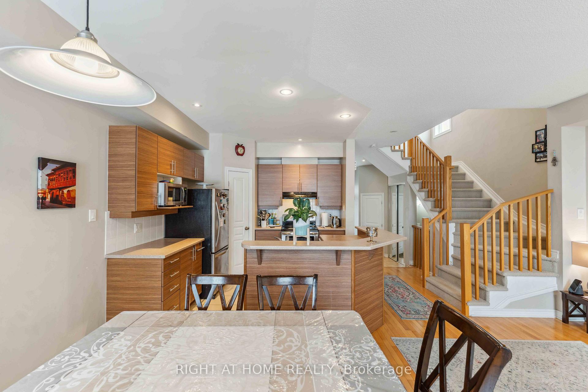 Photo 17 of 300 Cooks Mill Crescent, Ottawa, Riverside South — HOMEH