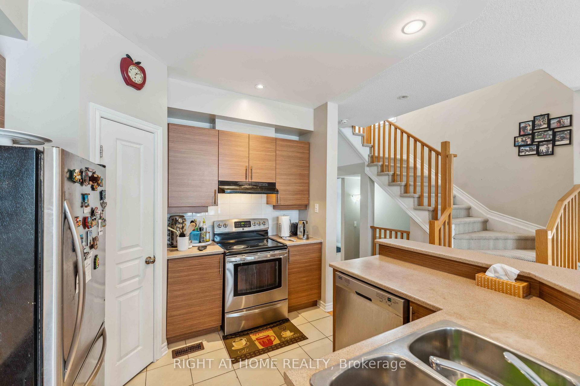 Photo 19 of 300 Cooks Mill Crescent, Ottawa, Riverside South — HOMEH