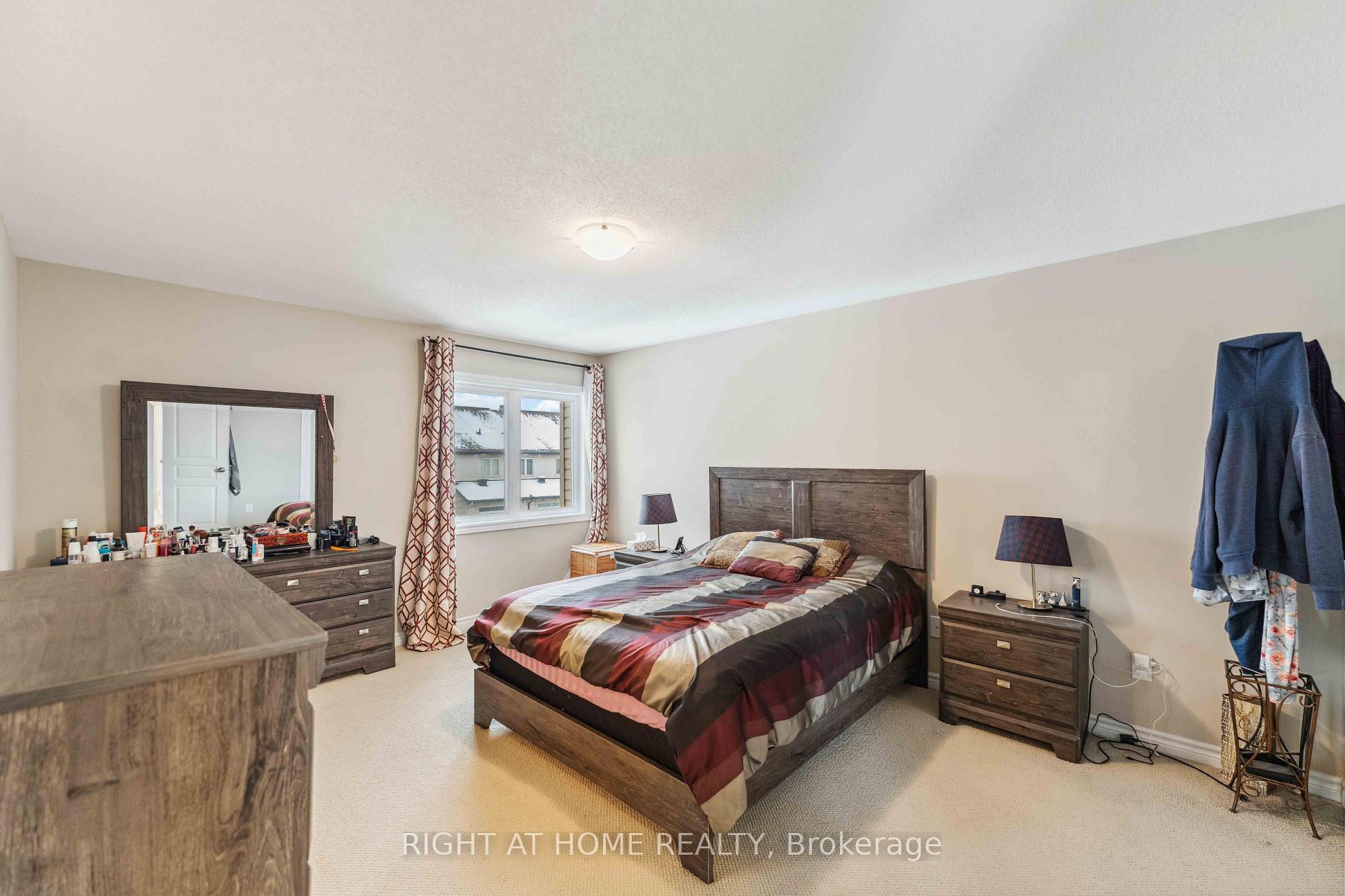 Photo 25 of 300 Cooks Mill Crescent, Ottawa, Riverside South — HOMEH