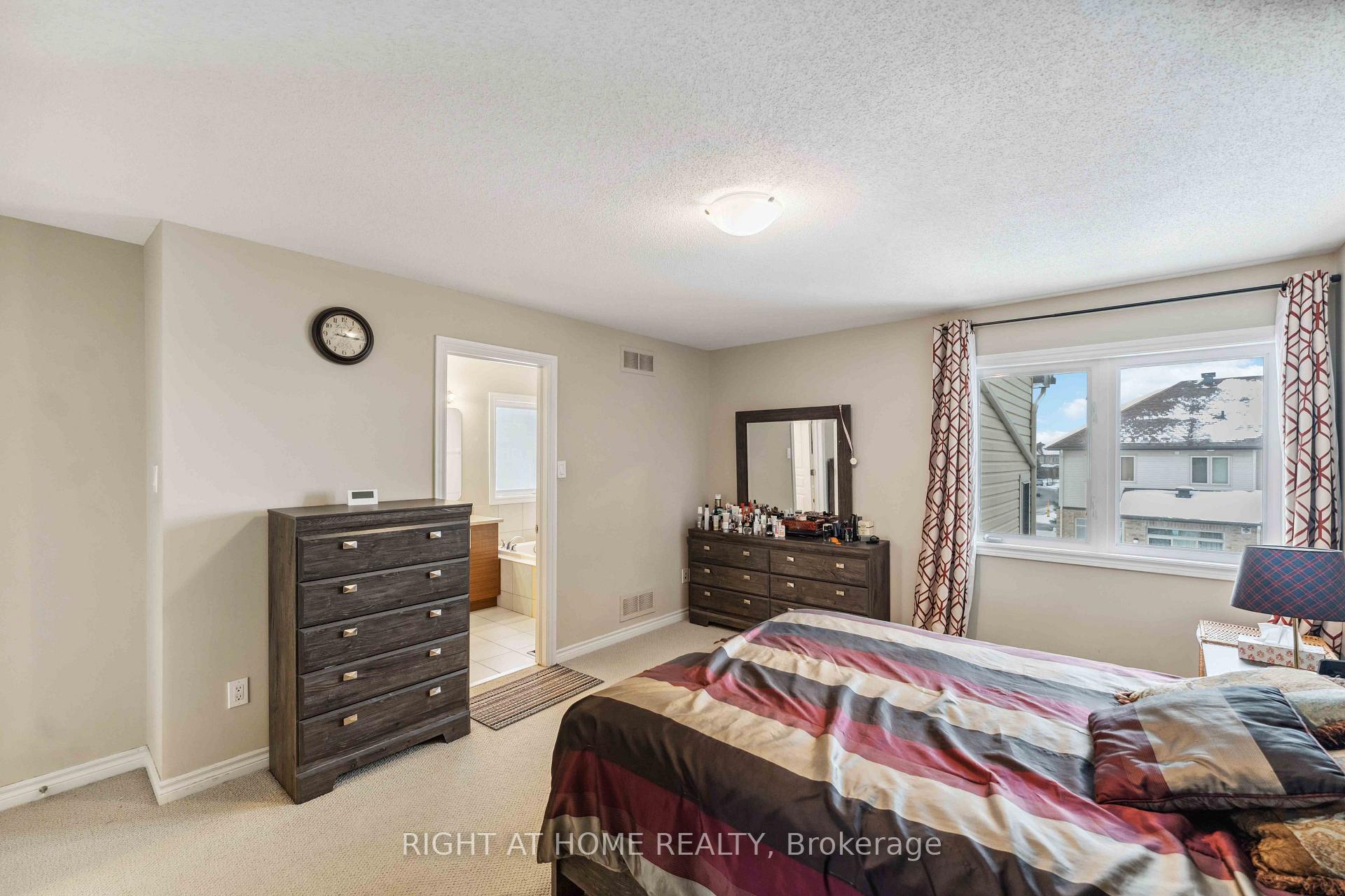 Photo 26 of 300 Cooks Mill Crescent, Ottawa, Riverside South — HOMEH