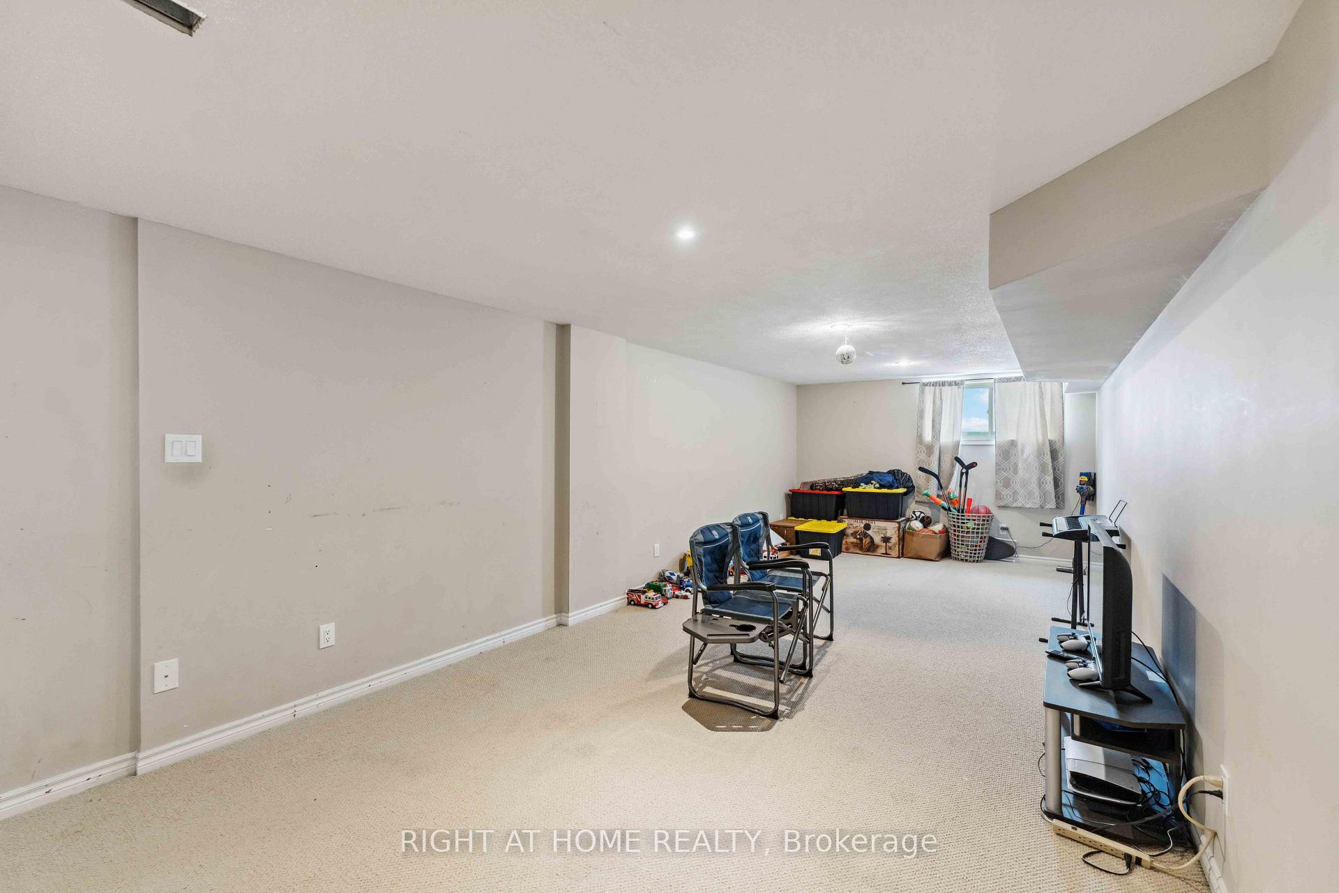 Photo 43 of 300 Cooks Mill Crescent, Ottawa, Riverside South — HOMEH
