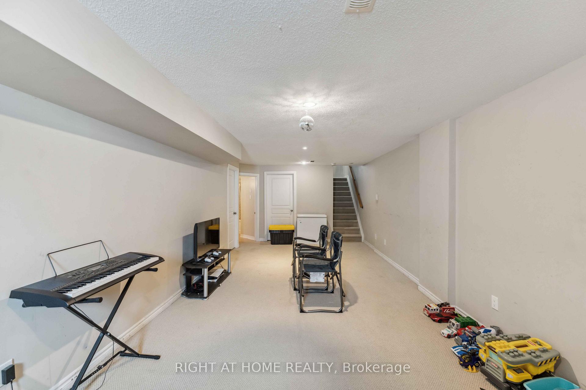 Photo 44 of 300 Cooks Mill Crescent, Ottawa, Riverside South — HOMEH
