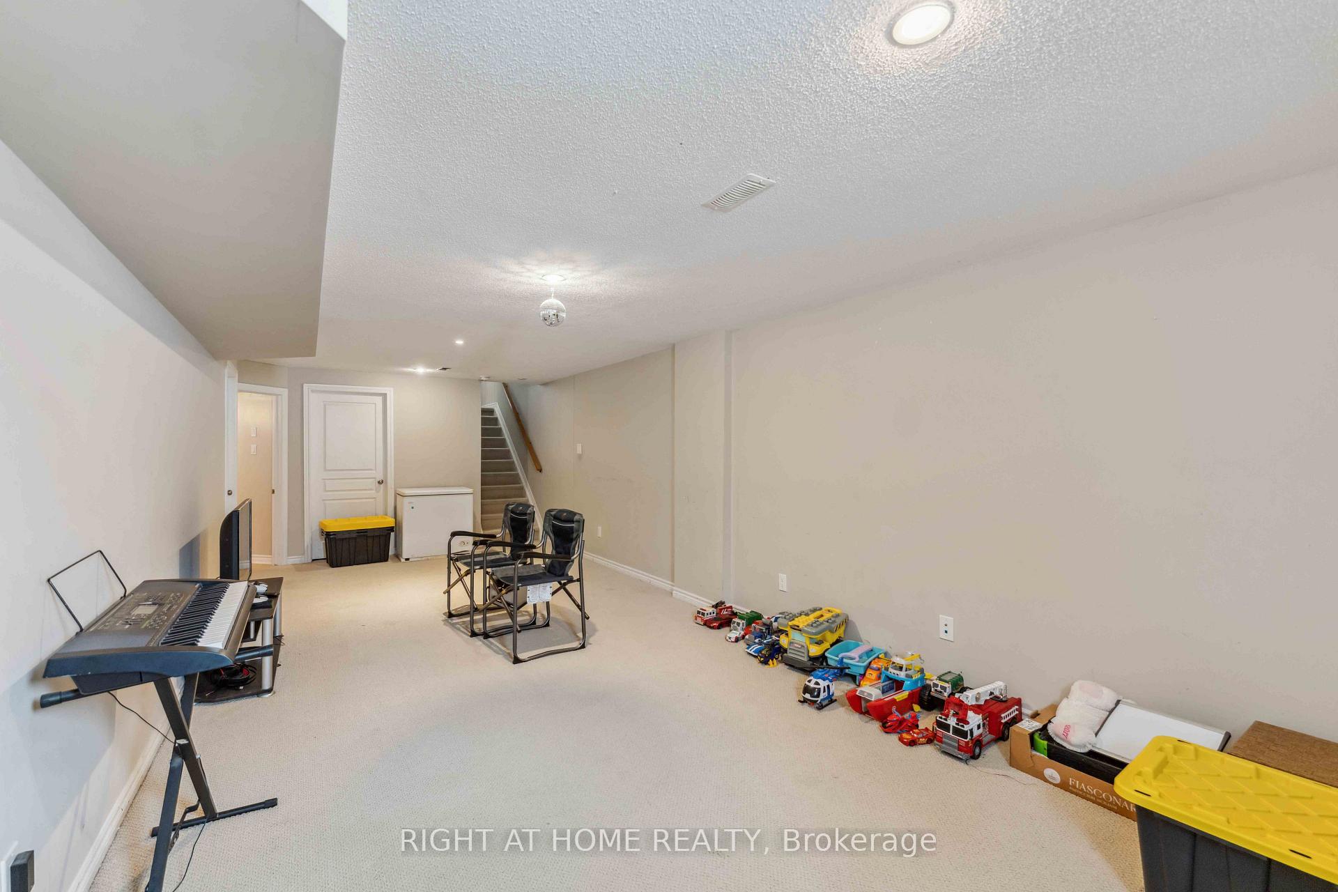 Photo 45 of 300 Cooks Mill Crescent, Ottawa, Riverside South — HOMEH